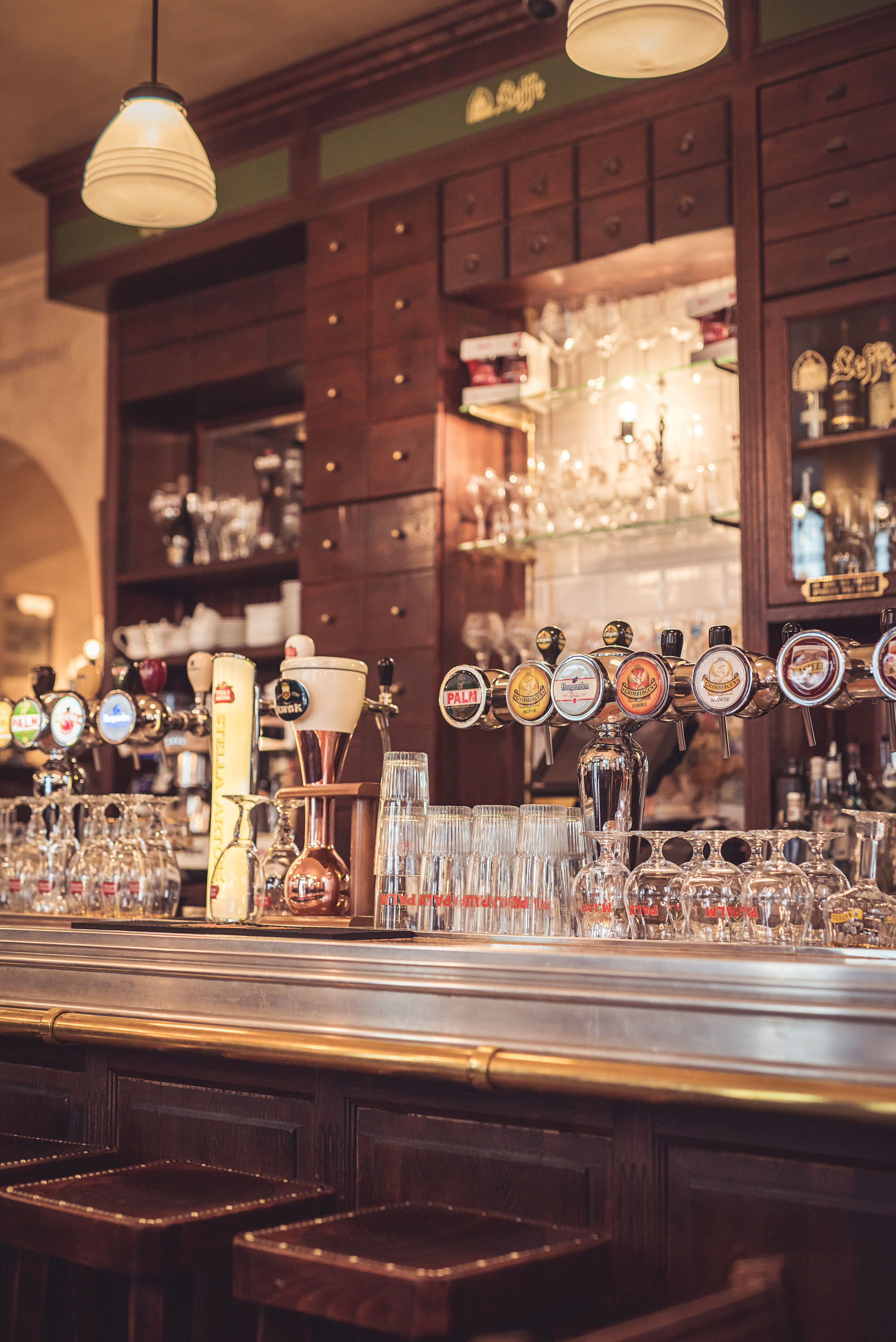 Bon ViVant Beer Pub. Fotogrāfs Rīgā. Gīmenes, individuālās un dažādu produktu fotosesijas