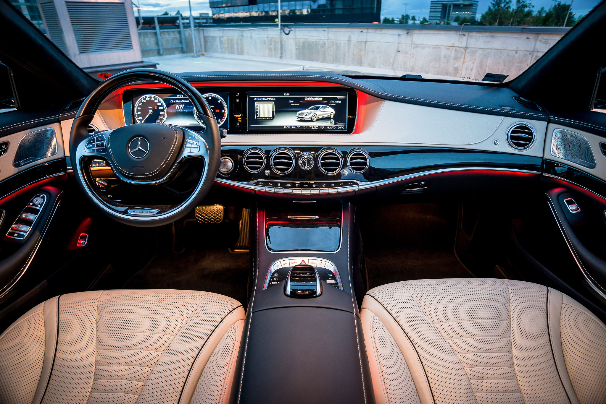 Mercedes S350. Fotogrāfs Rīgā. Gīmenes, individuālās un dažādu produktu fotosesijas