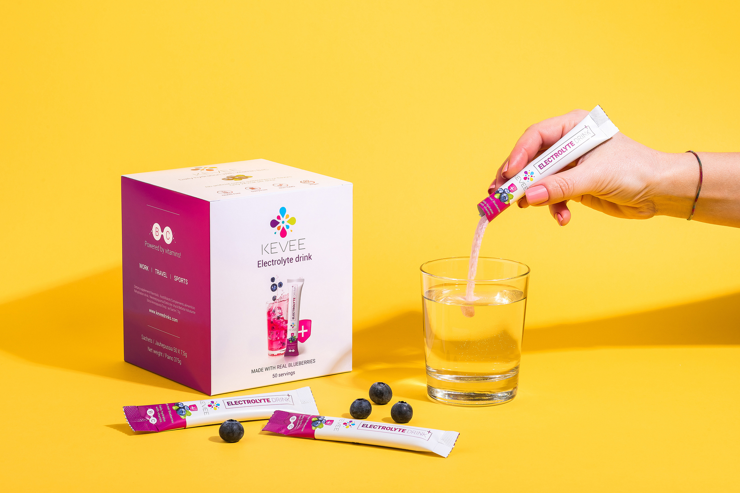 Kevee Drinks. Fotogrāfs Rīgā. Gīmenes, individuālās un dažādu produktu fotosesijas