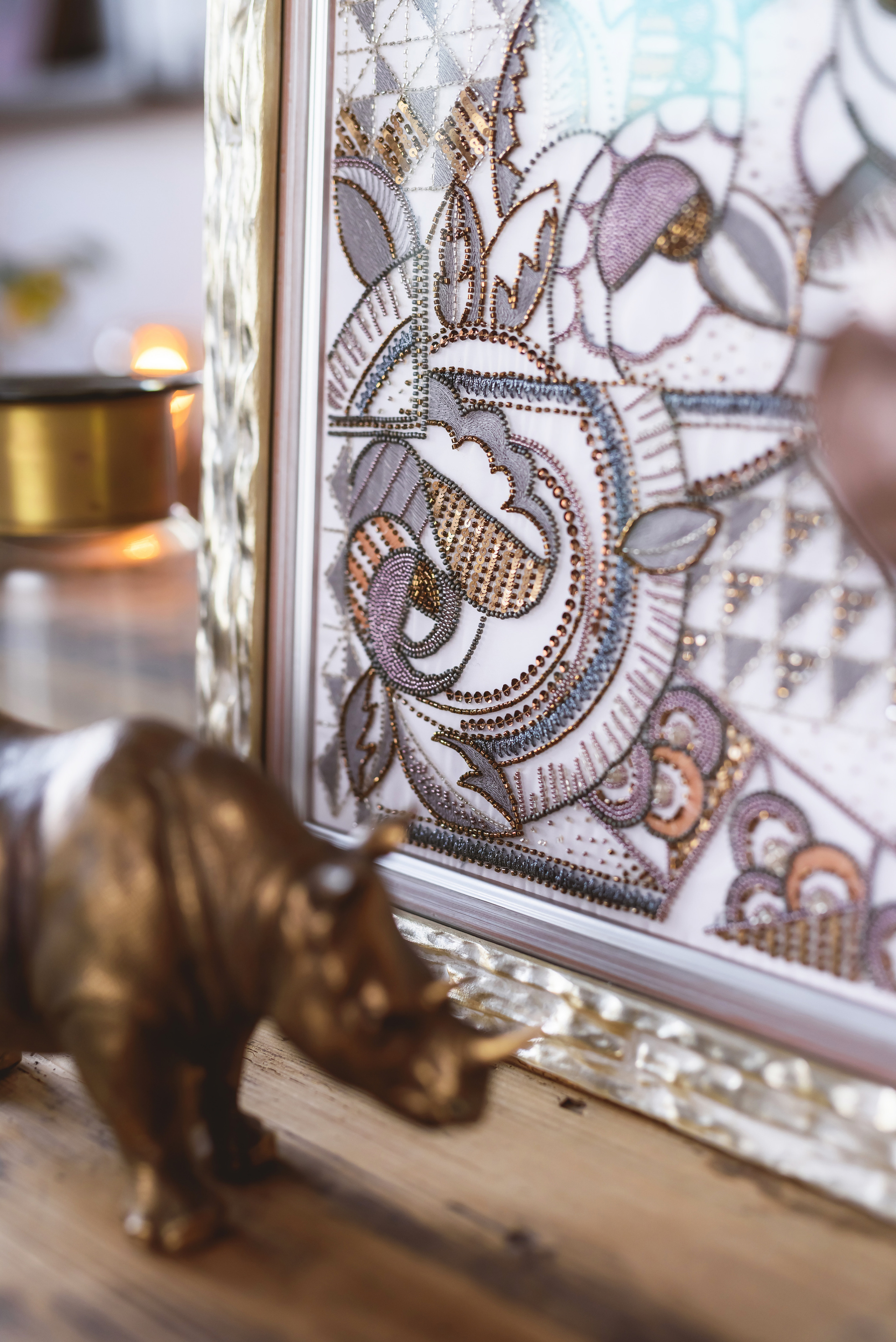 Embroidery of Inga Marita School. Fotogrāfs Rīgā. Gīmenes, individuālās un dažādu produktu fotosesijas