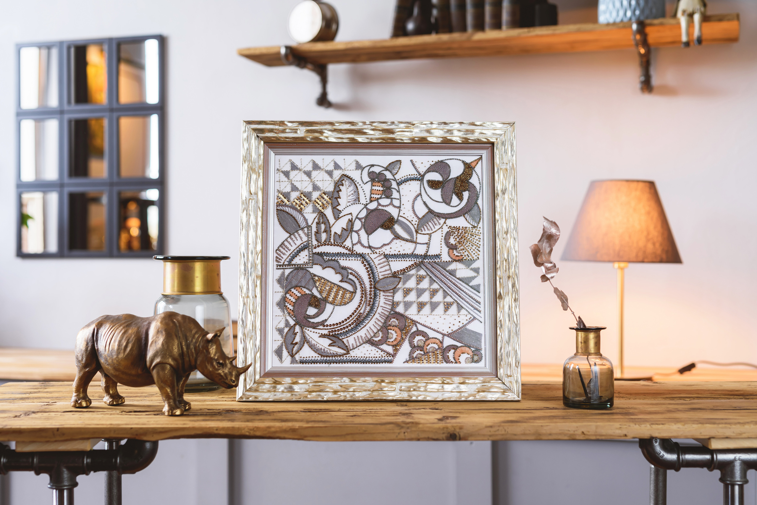 Embroidery of Inga Marita School. Fotogrāfs Rīgā. Gīmenes, individuālās un dažādu produktu fotosesijas