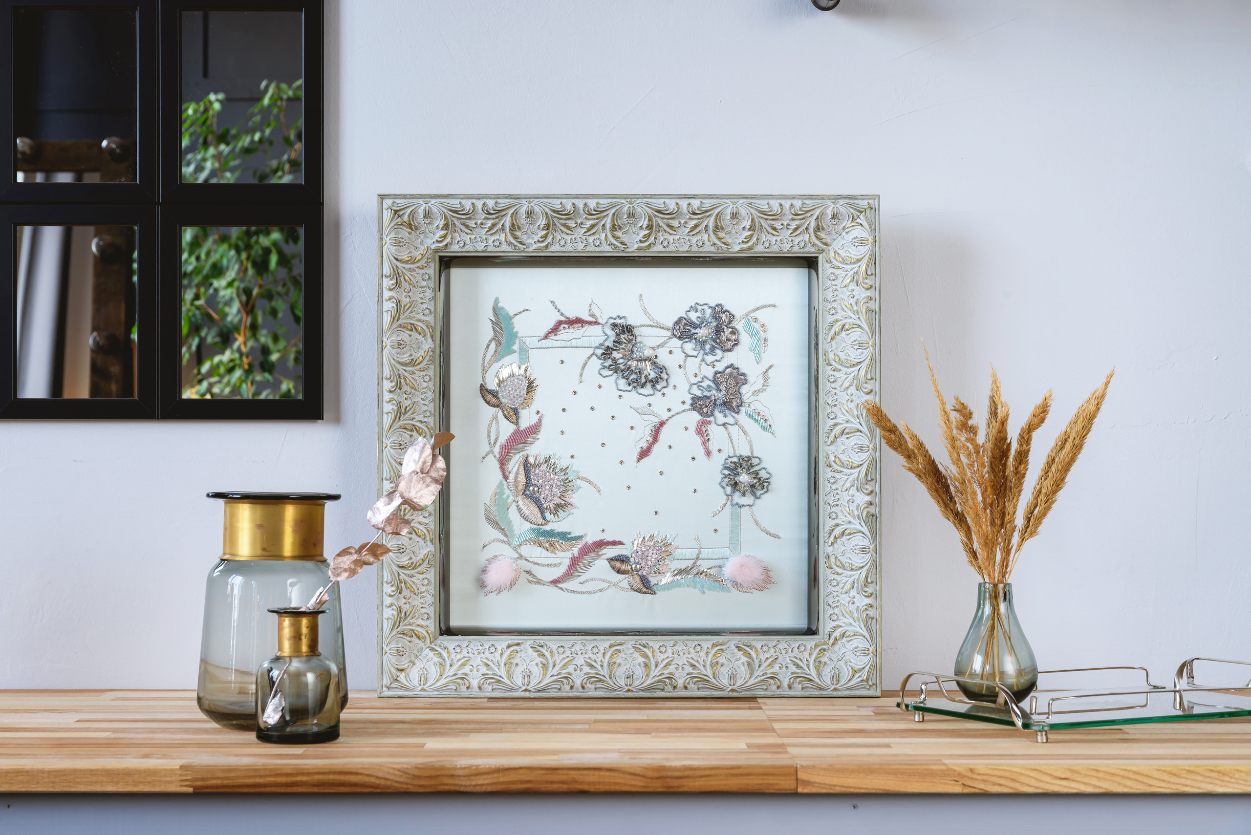 Embroidery of Inga Marita School. Fotogrāfs Rīgā. Gīmenes, individuālās un dažādu produktu fotosesijas