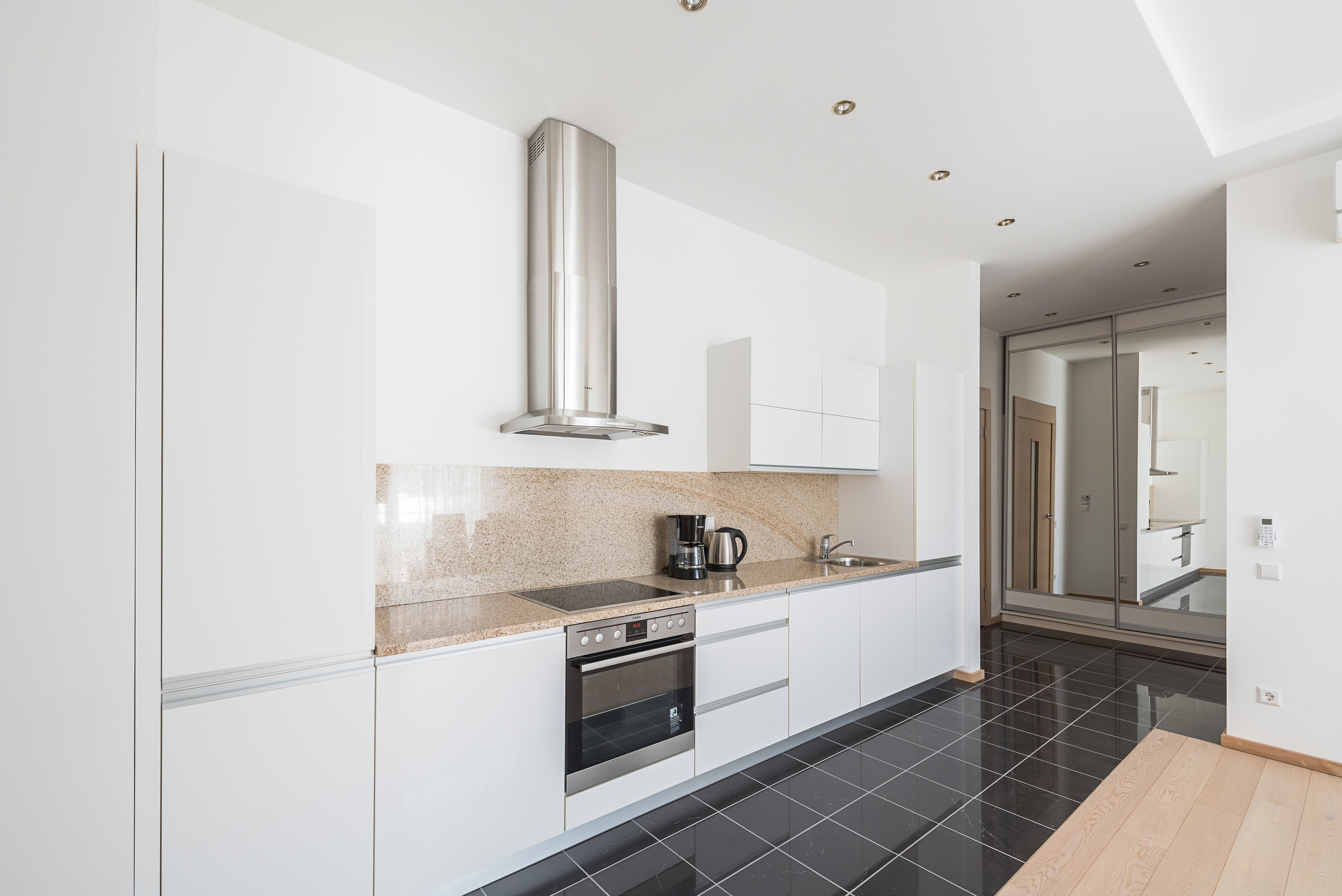 Apart Hotel — Black Pearl. Fotogrāfs Rīgā. Gīmenes, individuālās un dažādu produktu fotosesijas