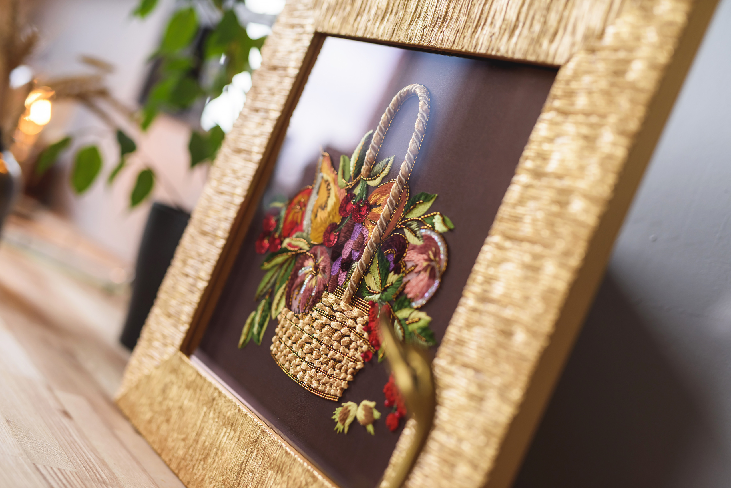 Embroidery of Inga Marita School. Fotogrāfs Rīgā. Gīmenes, individuālās un dažādu produktu fotosesijas