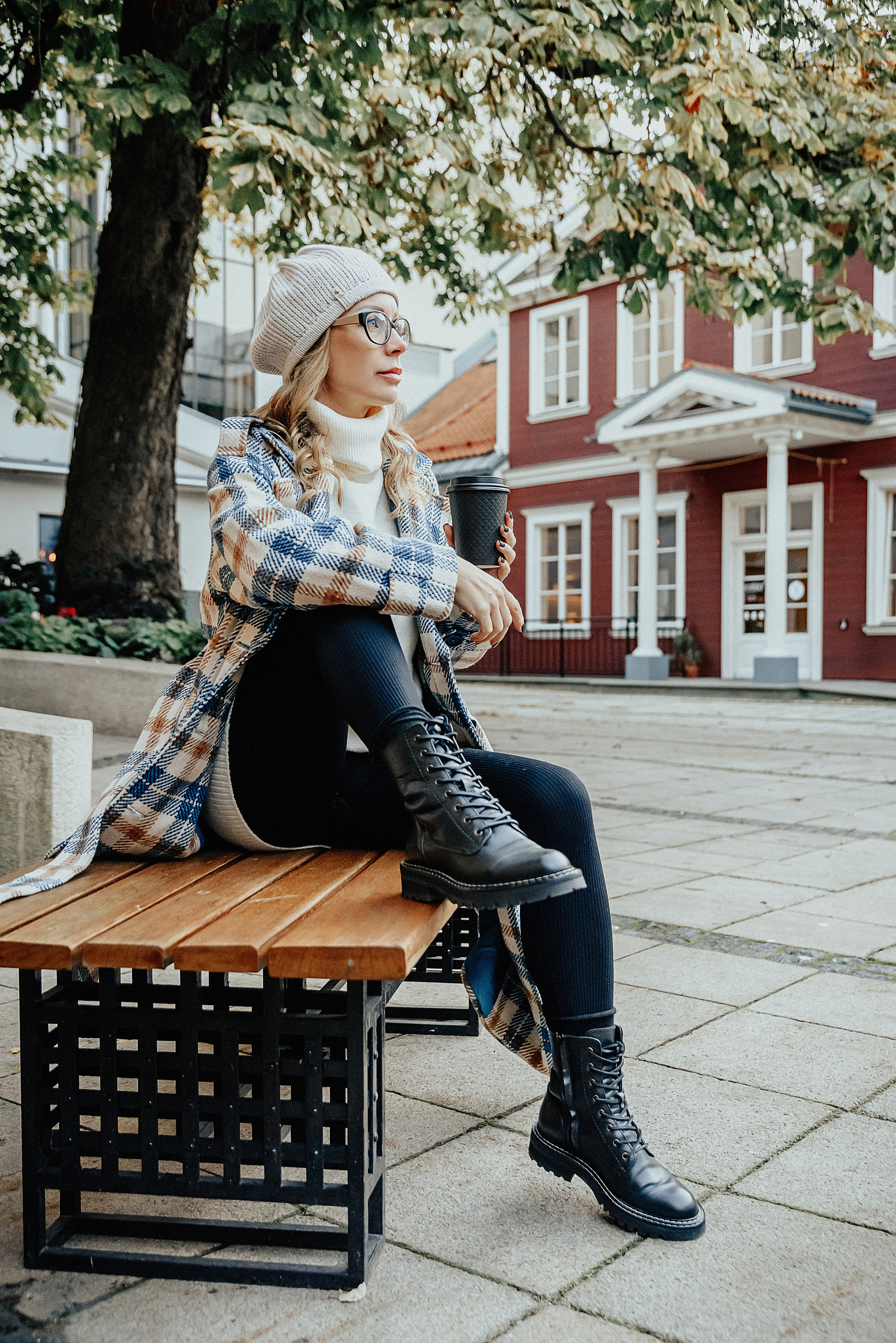 Nataly — Autumn. Fotogrāfs Rīgā. Gīmenes, individuālās un dažādu produktu fotosesijas