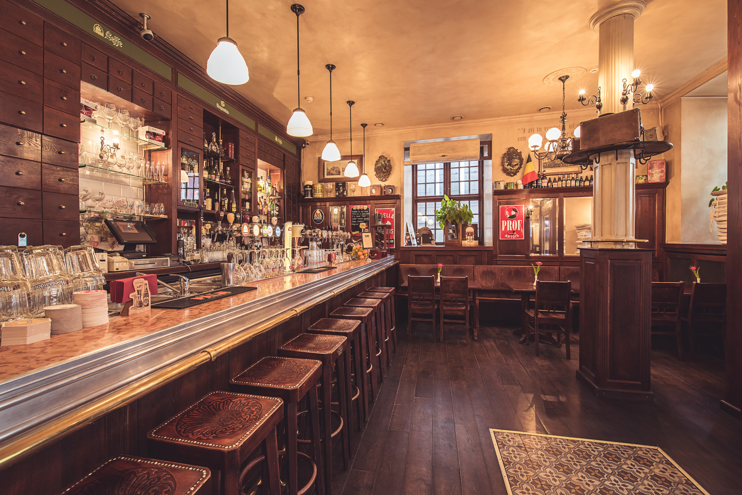 Bon ViVant Beer Pub. Fotogrāfs Rīgā. Gīmenes, individuālās un dažādu produktu fotosesijas