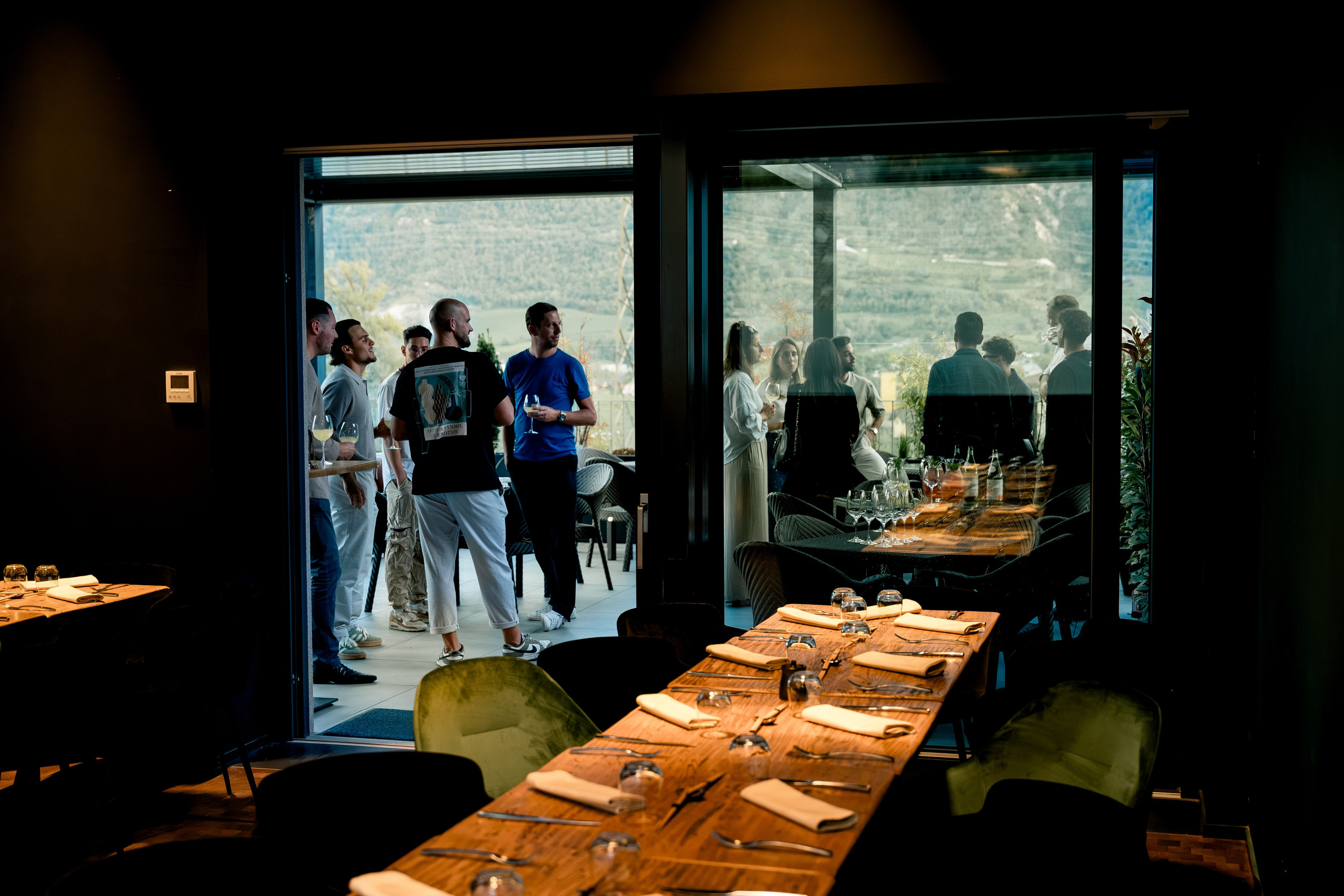 Ouverture du restaurant-club « Instinct  Amazonia » Sion. Photographe Suisse Tatiana Lyzhina