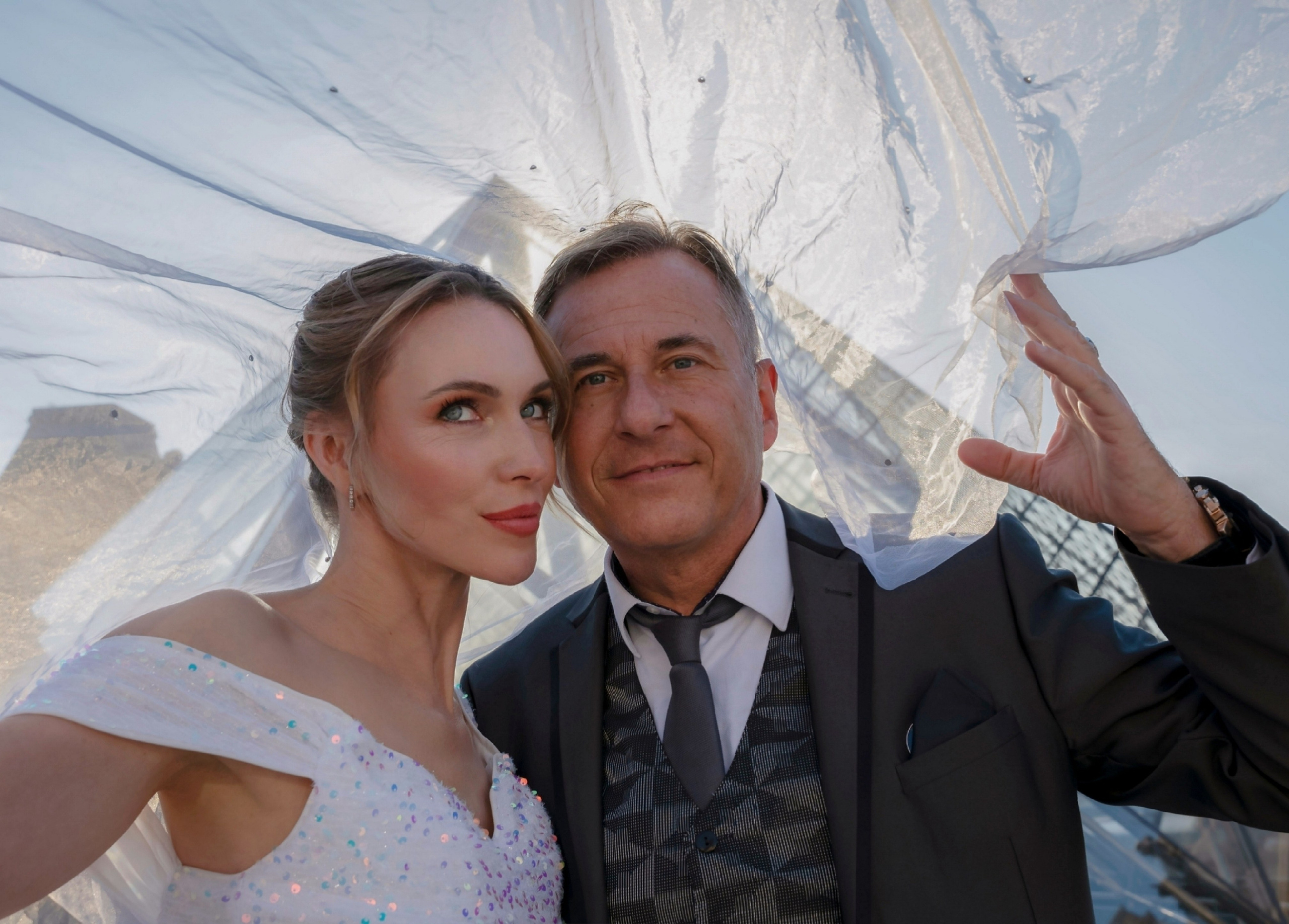 Wedding and proposal photoshoot in Paris. Alina Tagzieva- a photograper in Paris