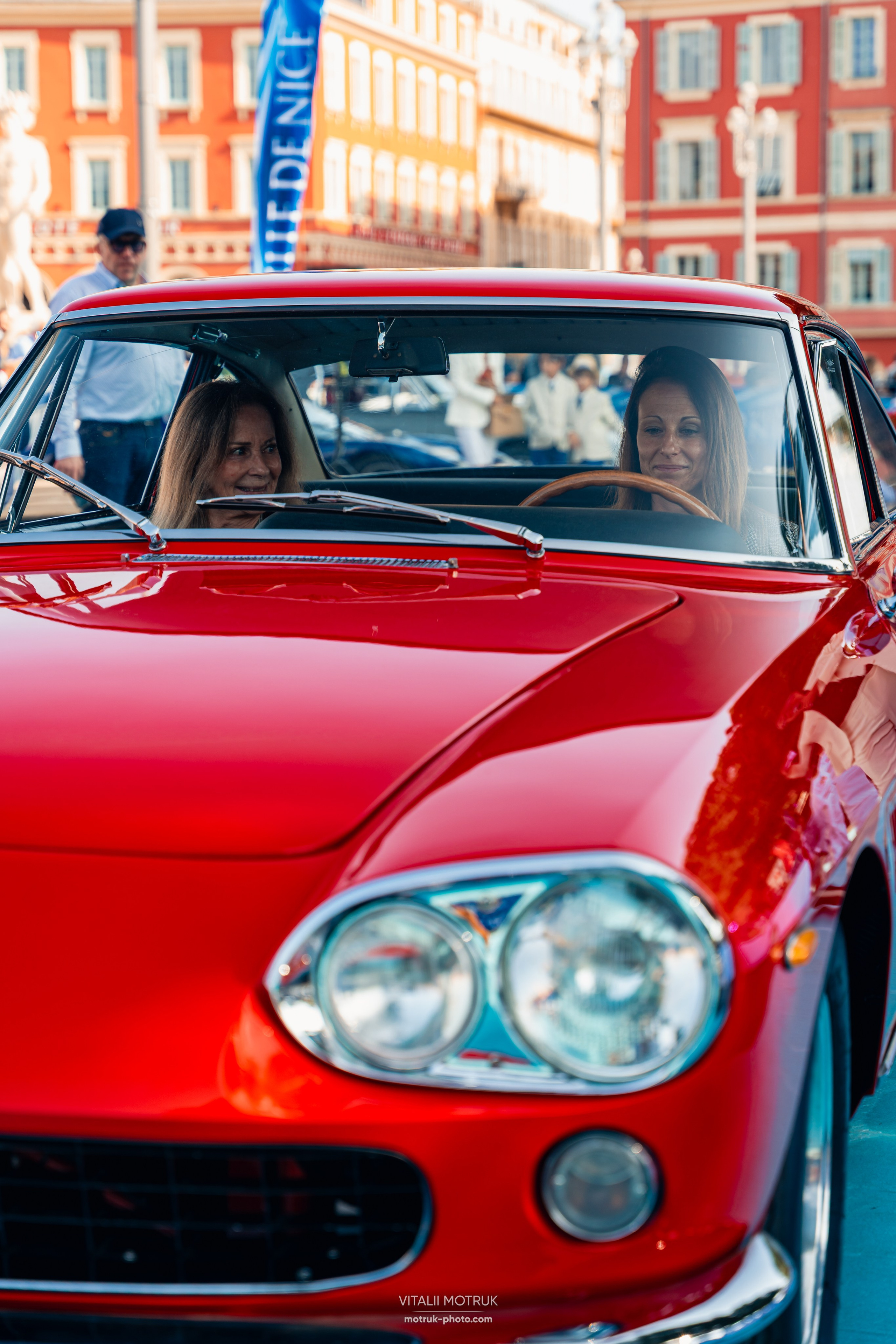 Legends de Nice. Photographe de voitures à Paris — Vitalii Motruk