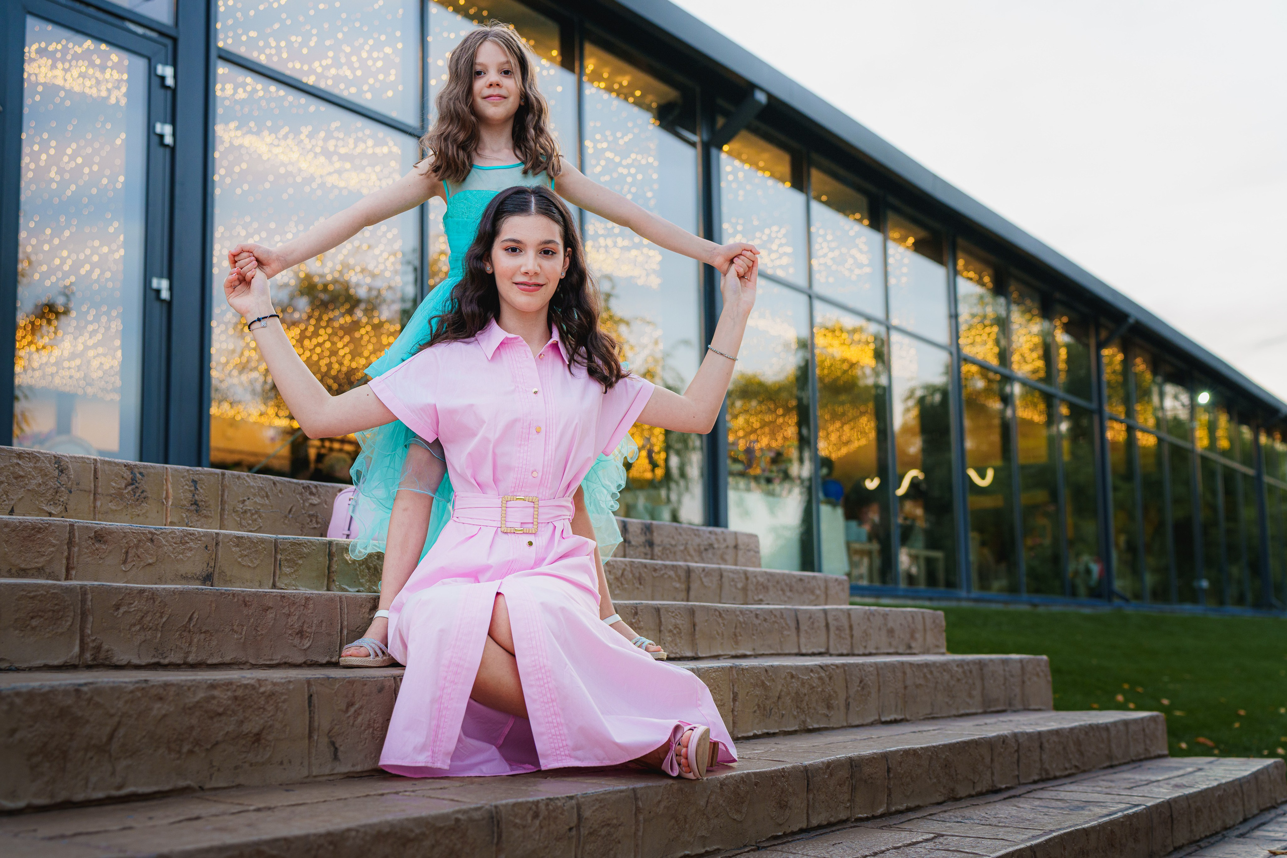 Ședința foto cu Ecaterina și Ilinca – portrete pline de zâmbete și emoție. Liviu Andrei - Fotograf