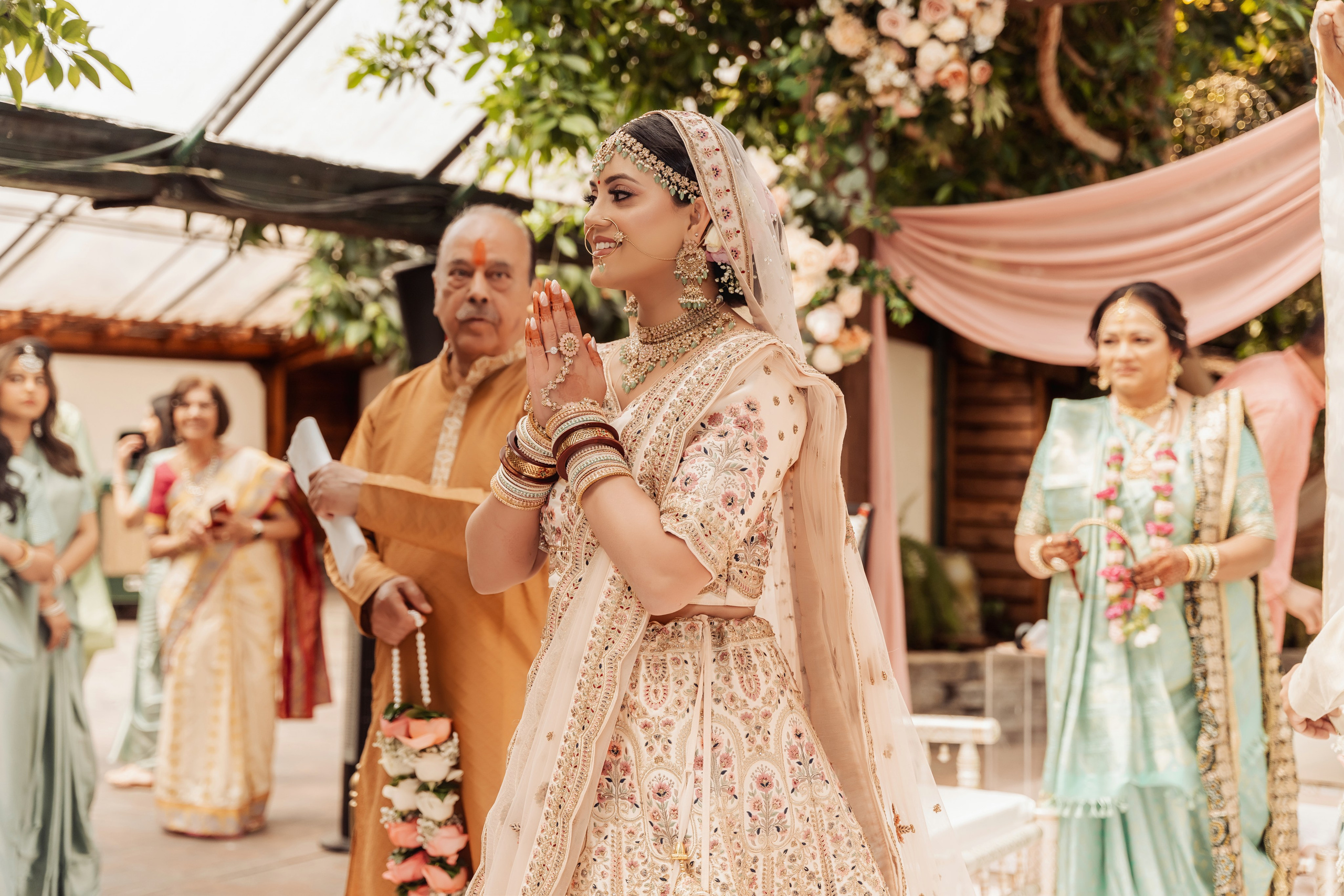 Darshil & Shailja. Wedding Photographer & Cinematographer studios