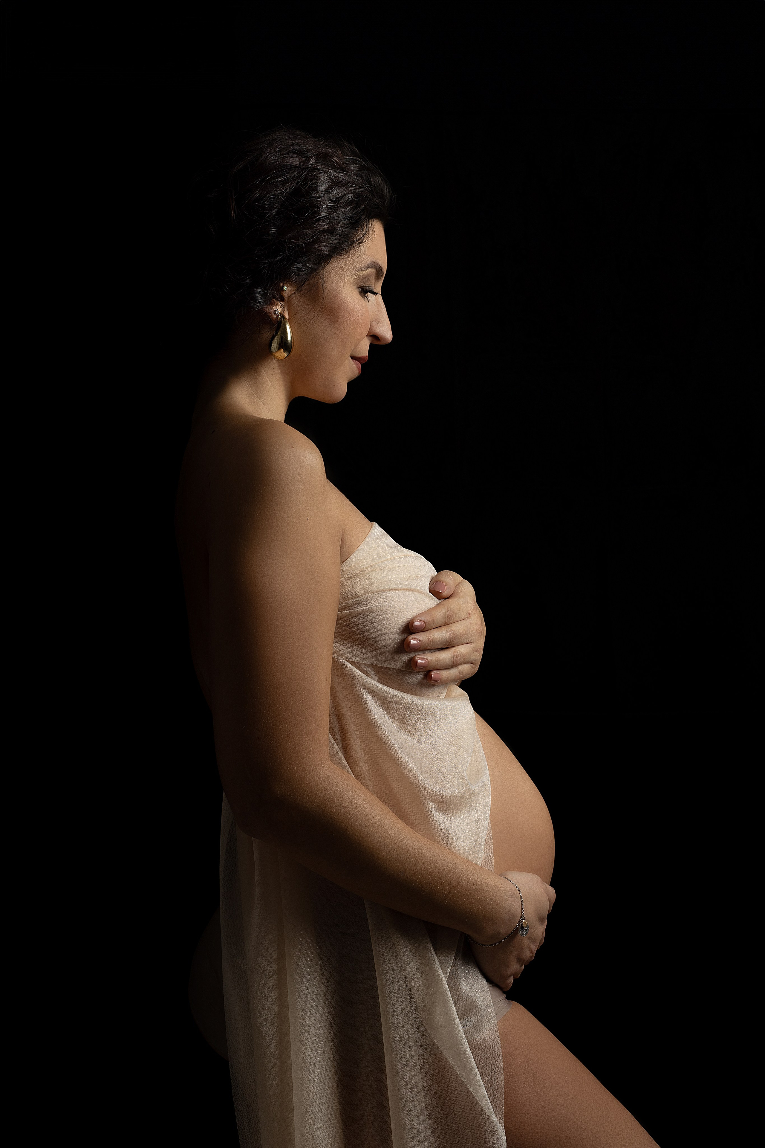 Babybauchshooting im Studio. Fotografin Heidenheim / Newborn, Babybauch & Familie - Nadine Schmalz