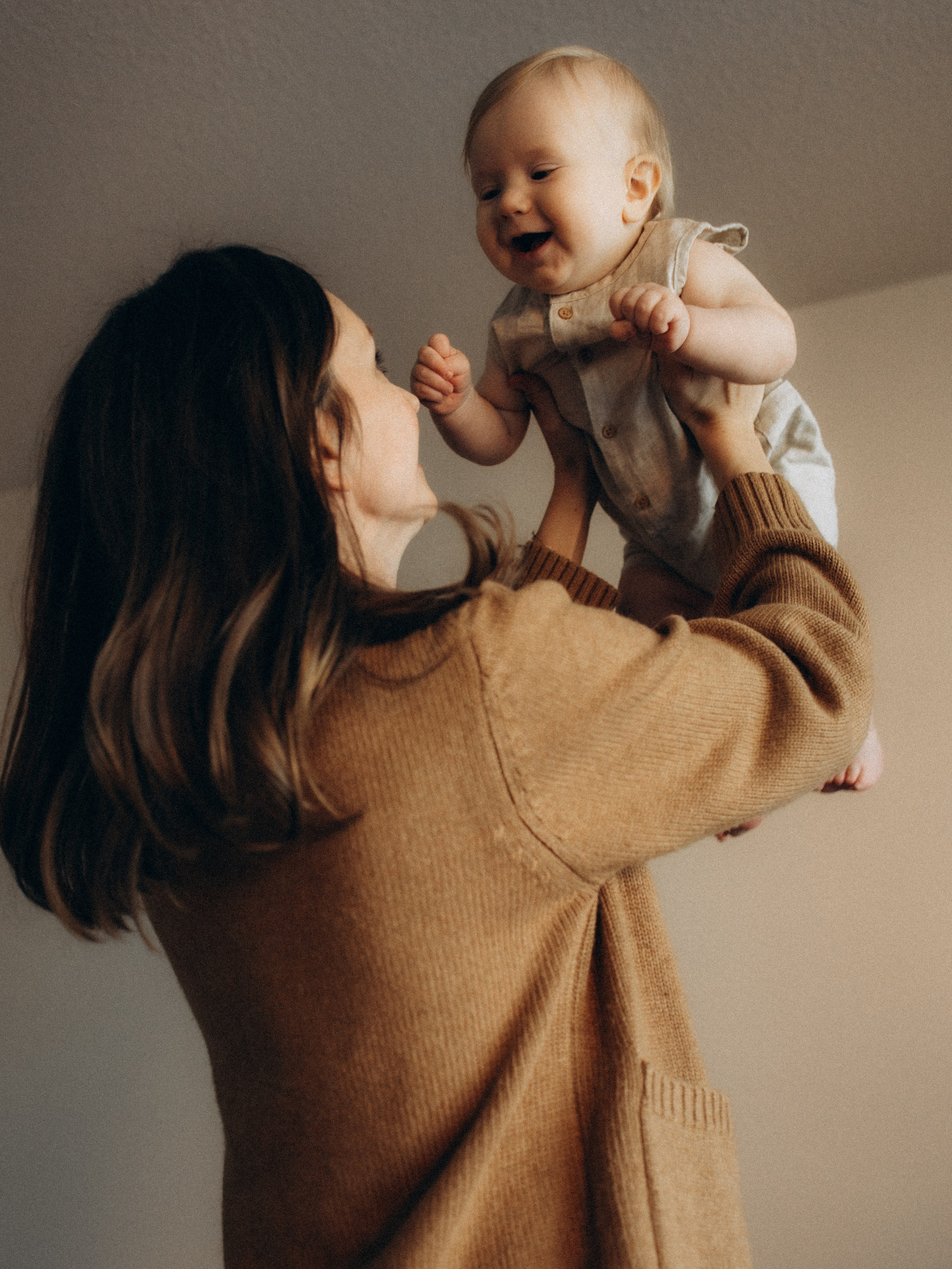 Victoria’s family. Kristina, portrait and family photographer in Helsinki