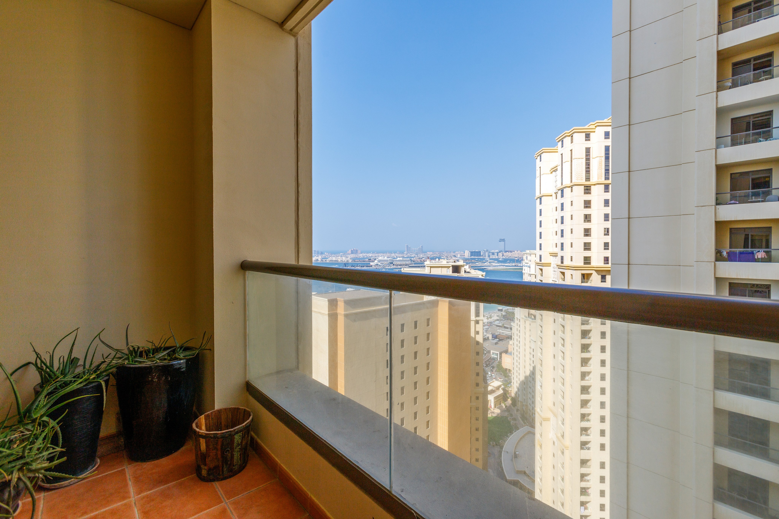 Shams, Jumeirah Beach Residence. Samy Mar Boy │Portrait, Automotive and Real Estate Photographer