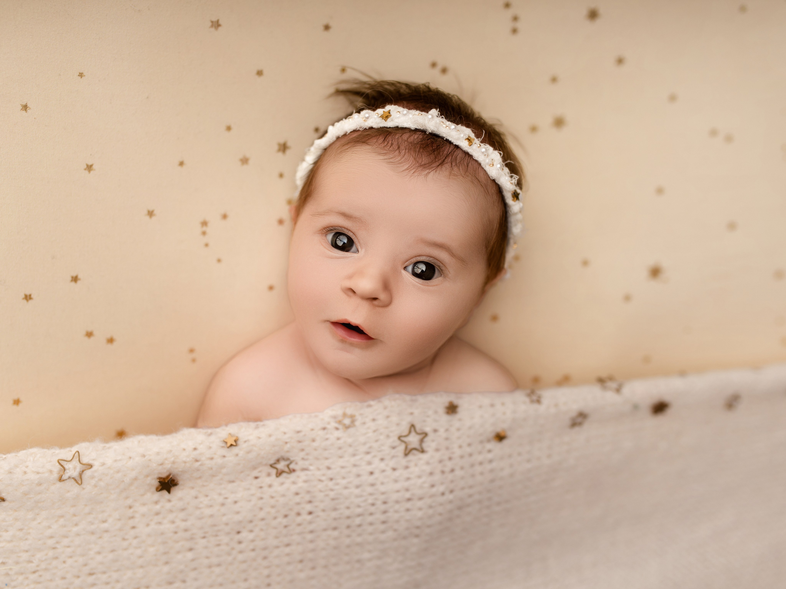 Esu Aleksandra naujagimių ir kudikių fotografė iš Vilniaus