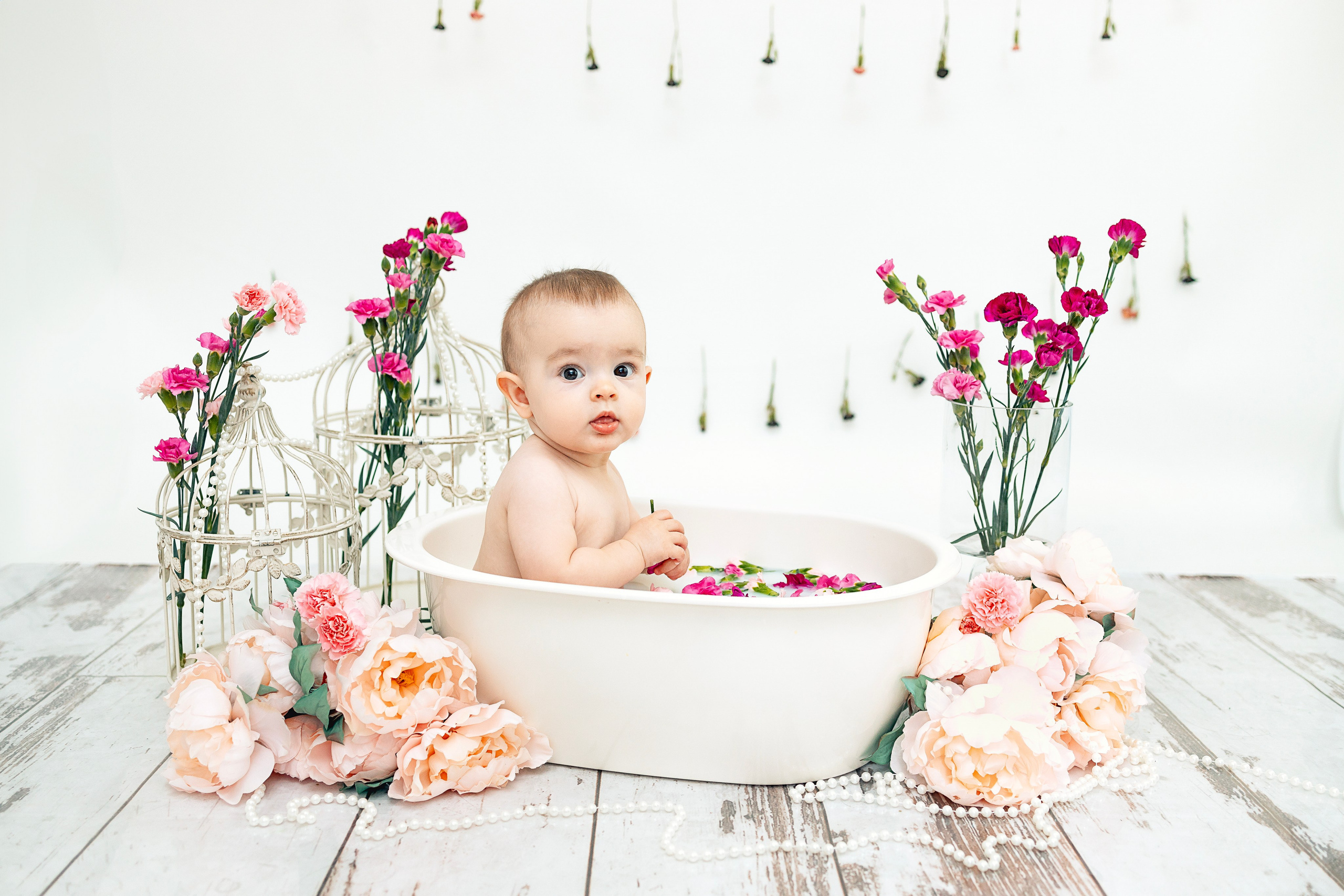 Milk bath. Anaeliseevaphoto.com