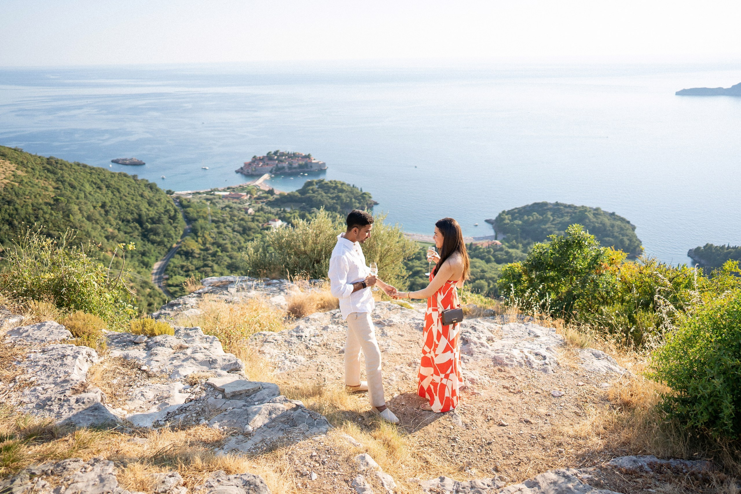 Сделайте предложение с невероятным видом в Черногории