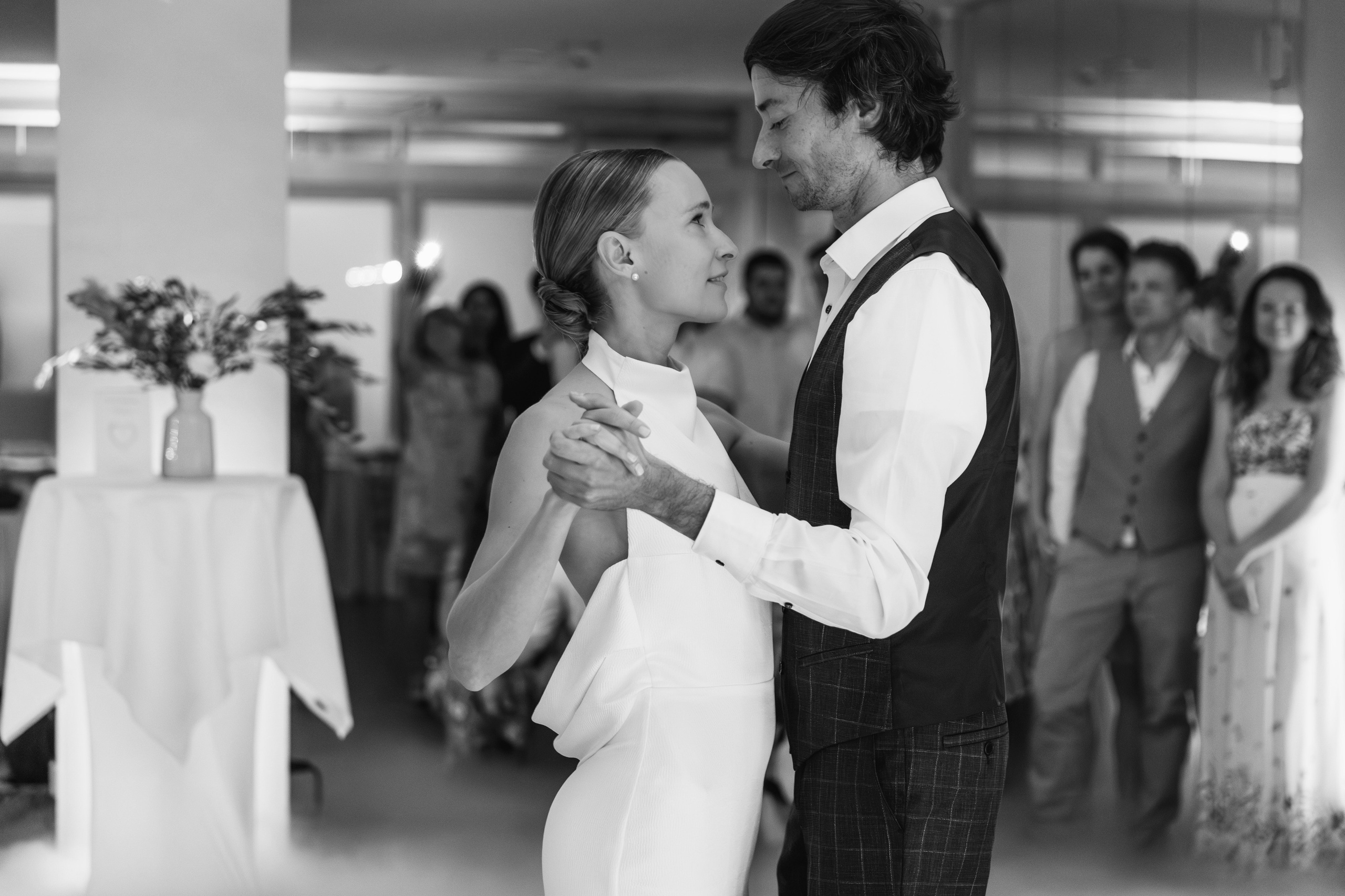 Wedding photos in the Netherlands – modern wedding reportages