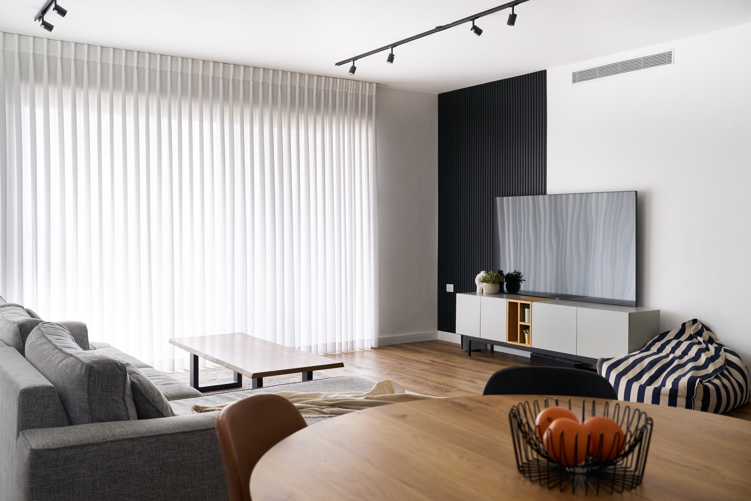 Interior. צלם אלכס ברט בישראל