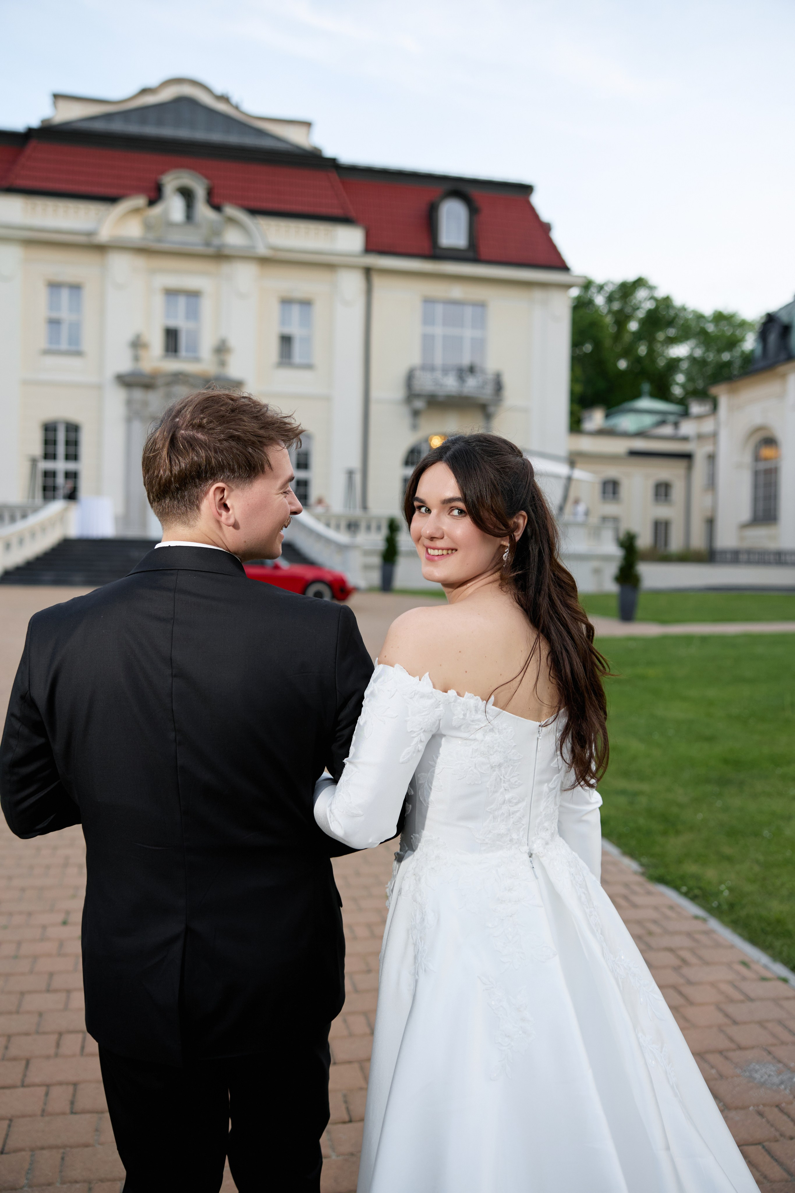 Wiktoria & Kacper. Pałac Goetz. Fotograf ślubny i rodzinny w Krakowie Yana Klymova