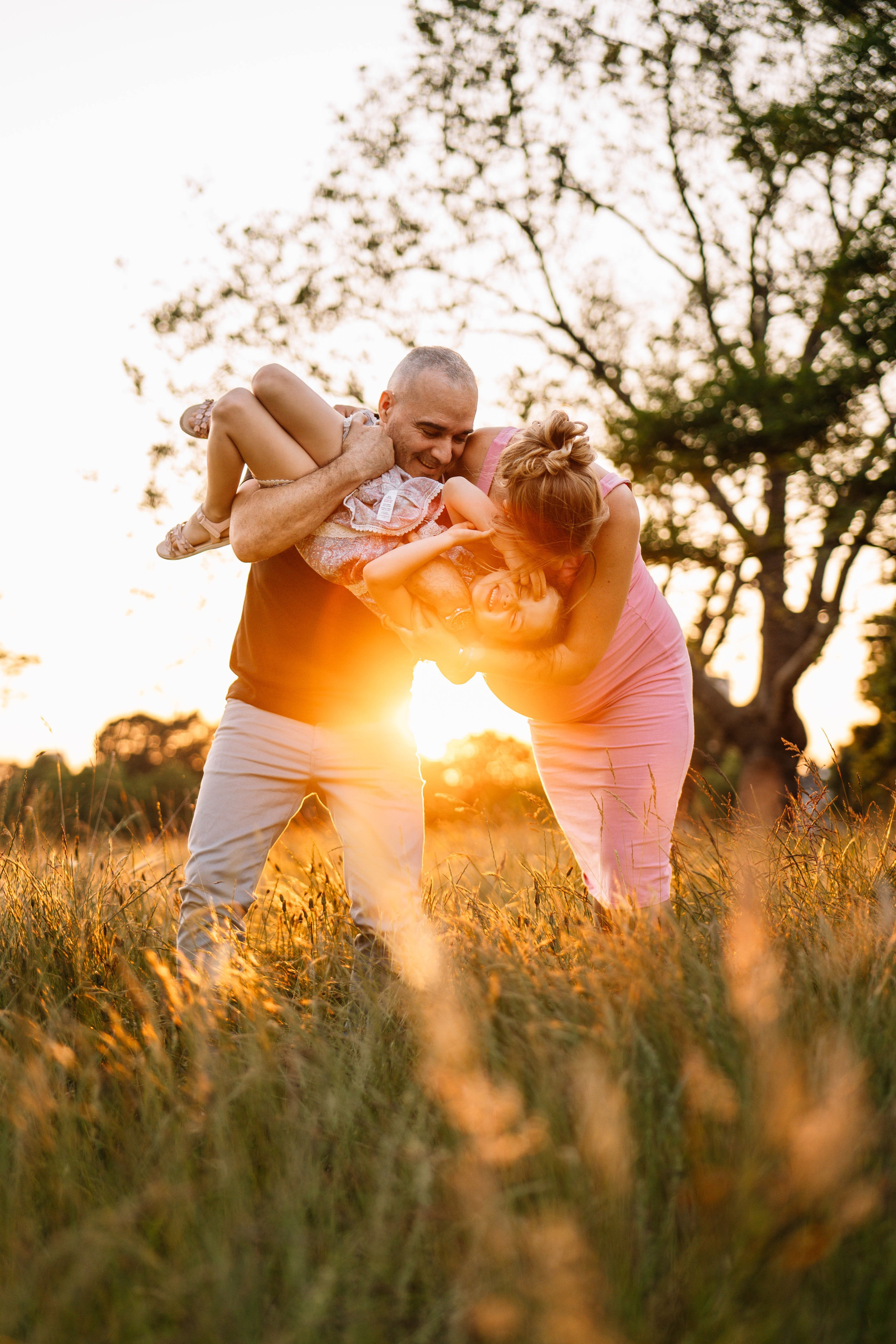 Family in the park. Wedding and family photographer in London