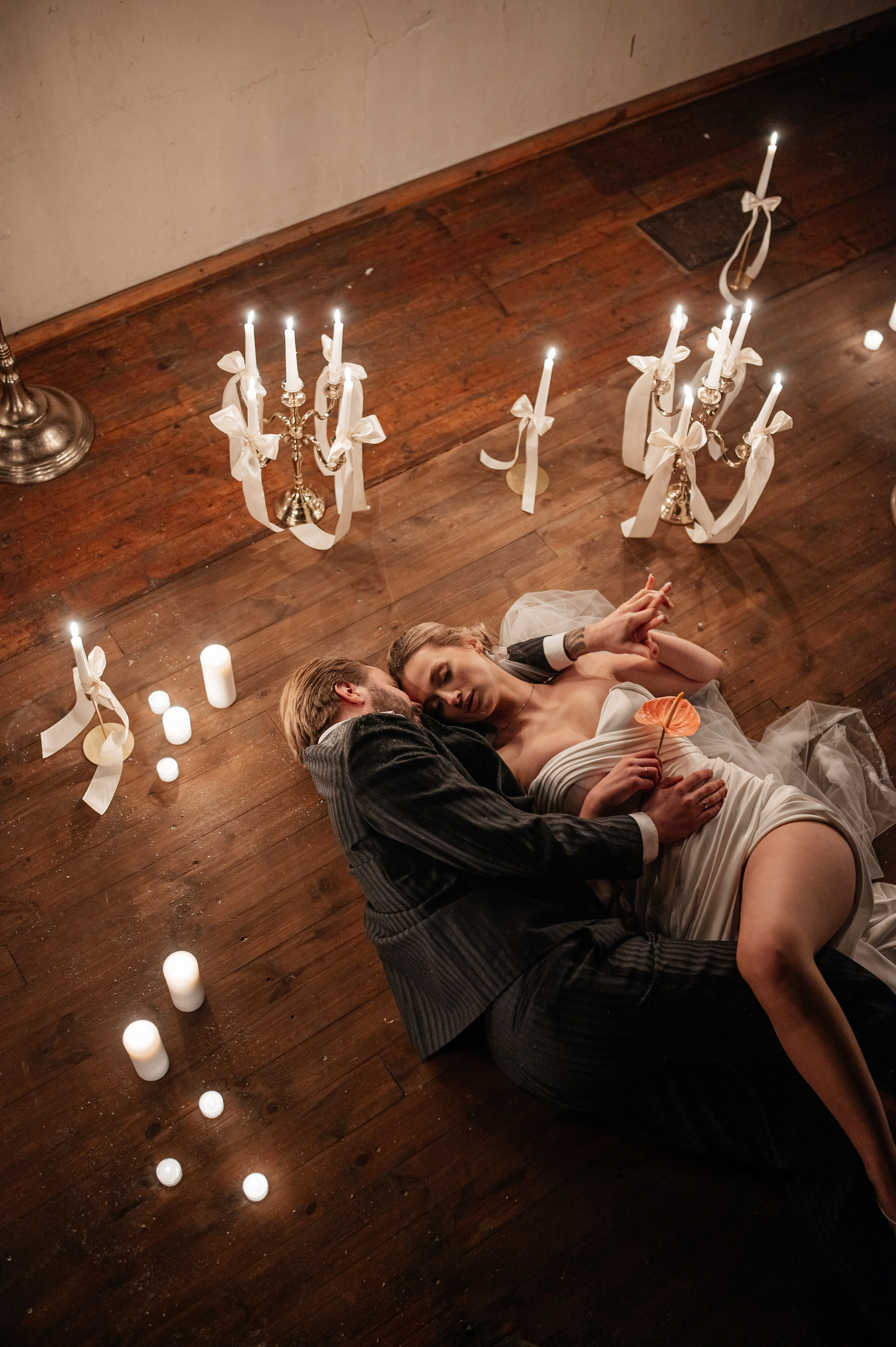 В зимнем замке со свечами. Фотограф Таллинн — свадьба |семья | lovestory