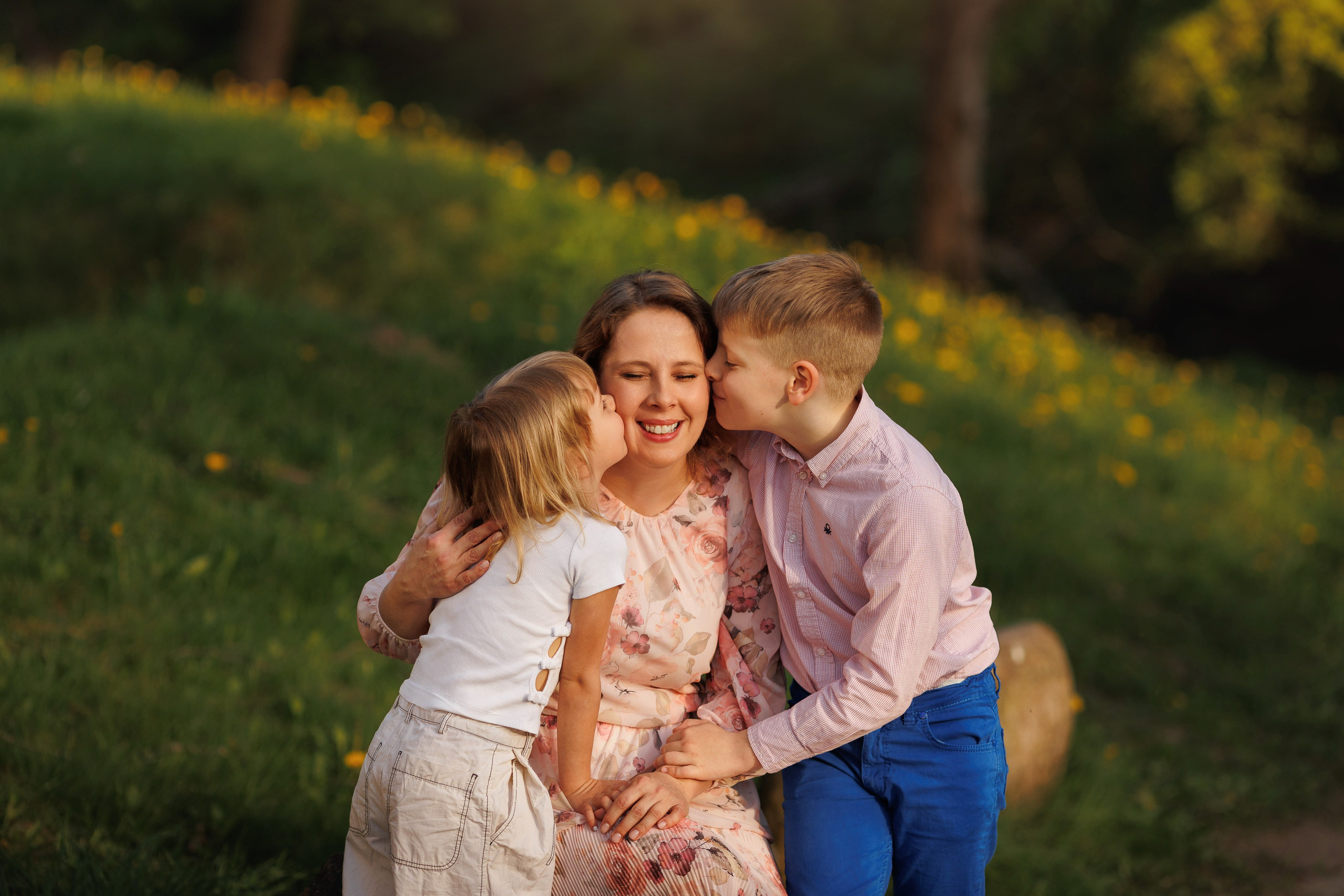 Рядом с мамой. Family photographer in Vilnuis Svetlana Naumova