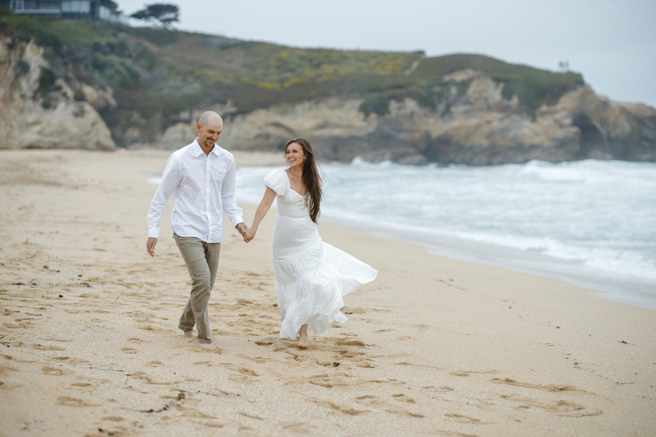 Engagement on Montara Beach. Maternity, newborn photographer in the Bay Area|Iryna Rakivnenko