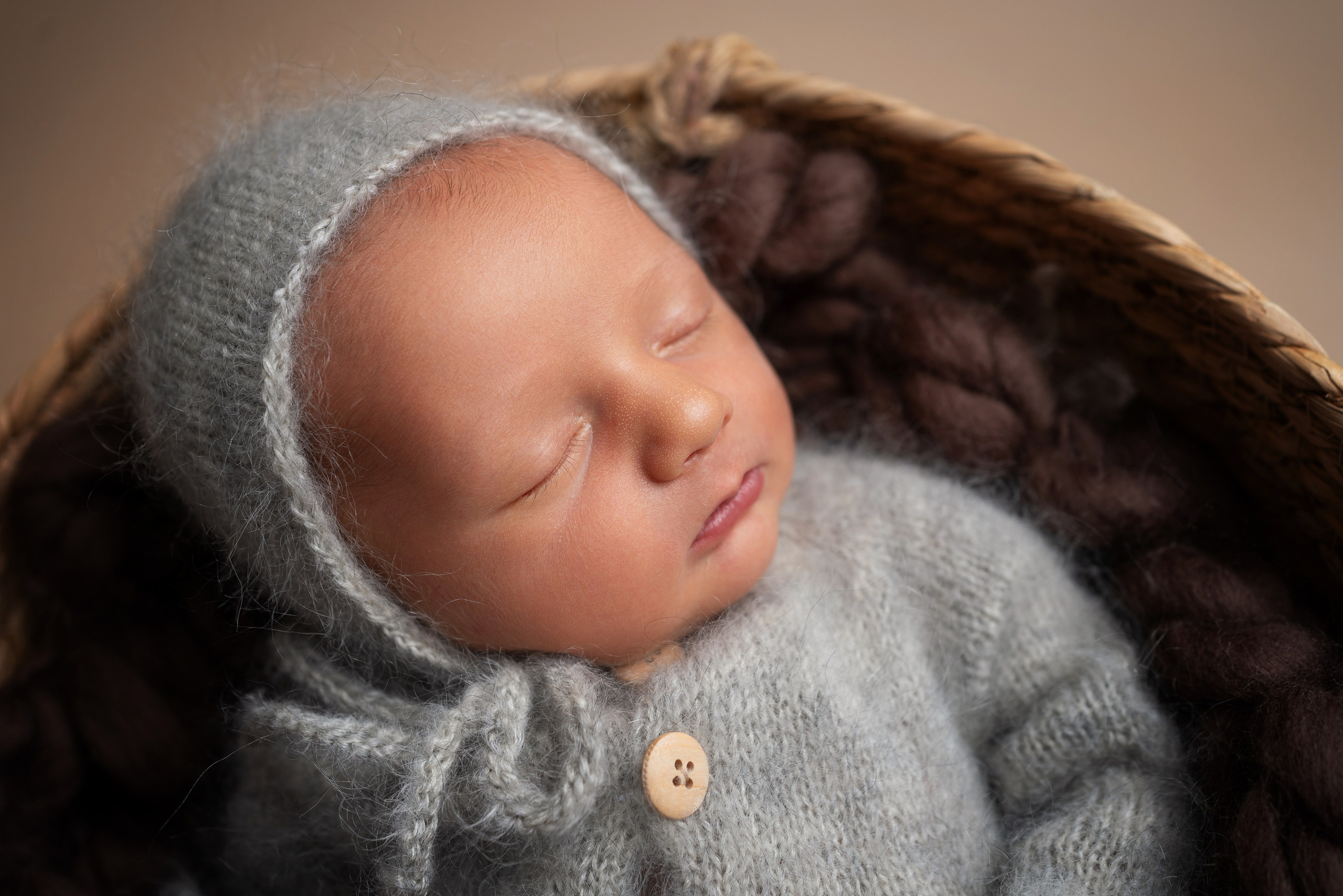John. Neugeborenenfotografin und Retoucher in Augsburg Nastassia Schneider