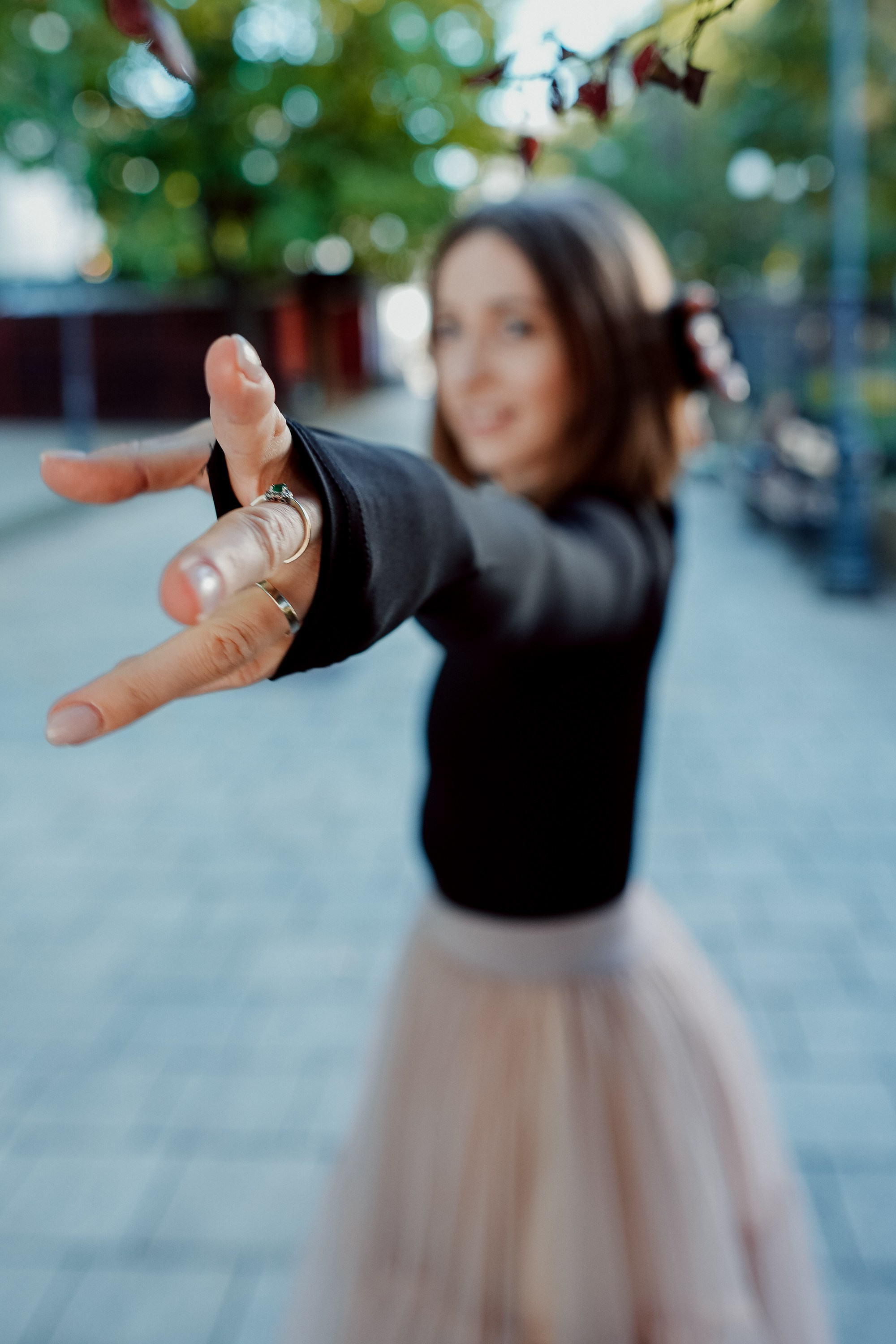 Sunt o Zeita — yoga on street. MARINABUGS