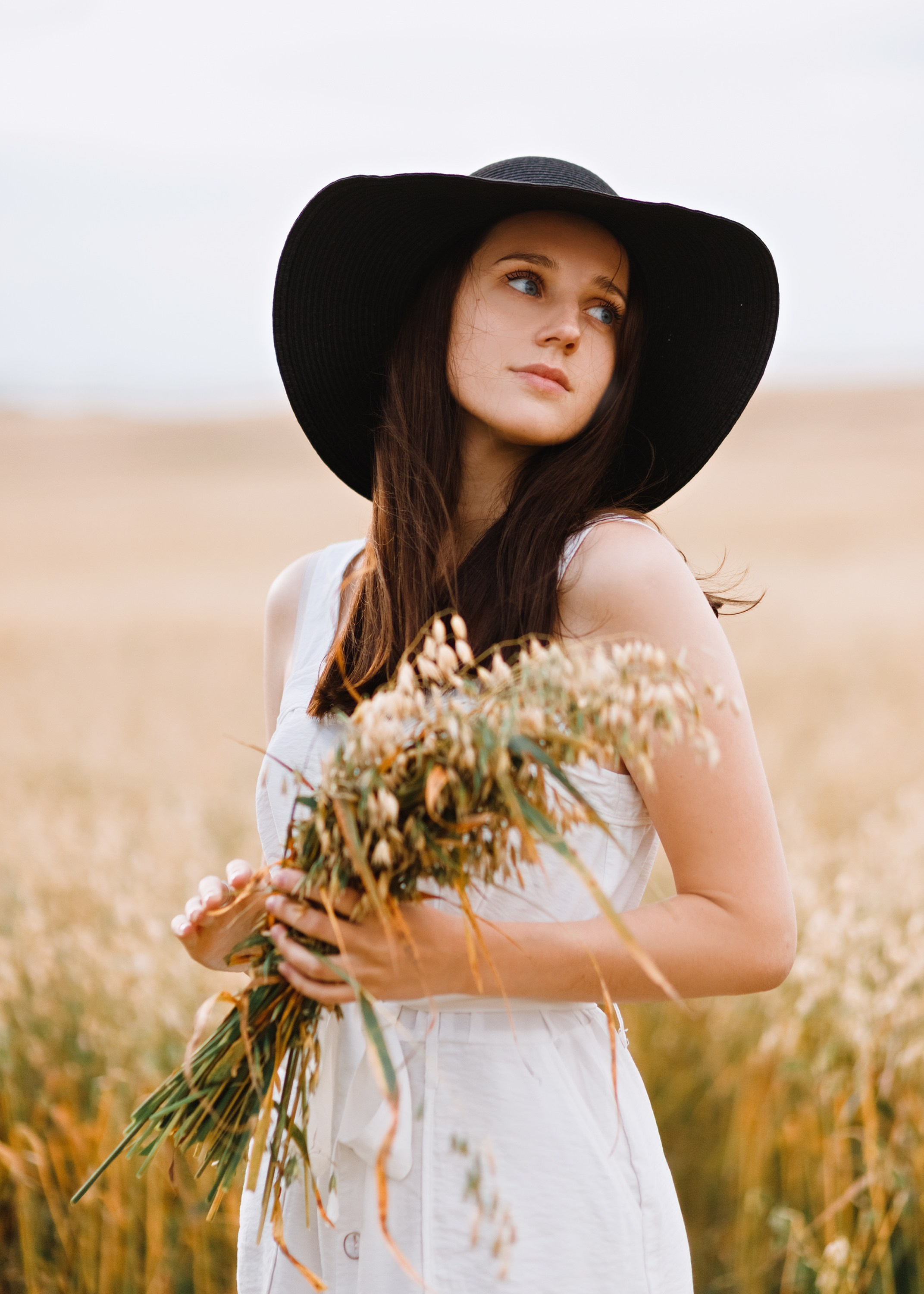 Katya | tenderness in the field. Kaja | fotograf psów we Wrocławiu