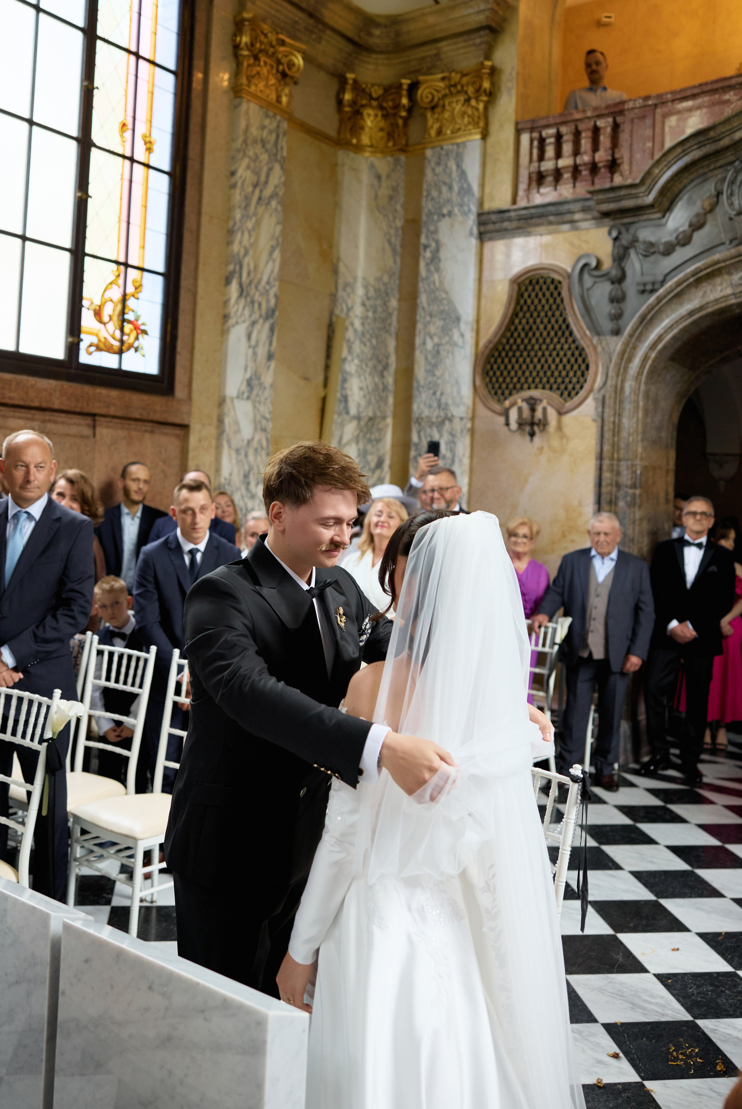 Wiktoria & Kacper. Pałac Goetz. Fotograf ślubny i rodzinny w Krakowie Yana Klymova