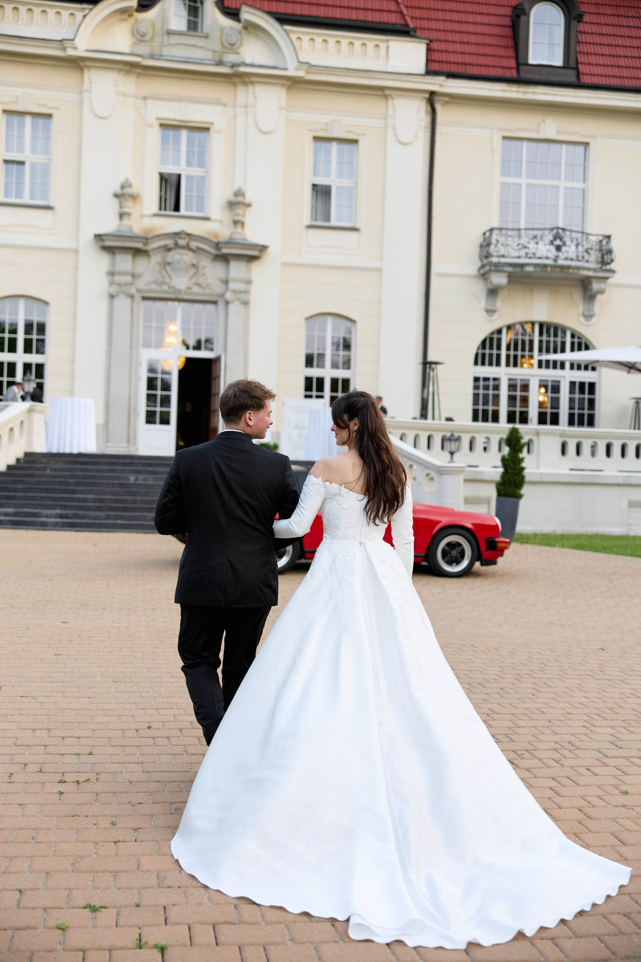 Wiktoria & Kacper. Pałac Goetz. Fotograf ślubny i rodzinny w Krakowie Yana Klymova