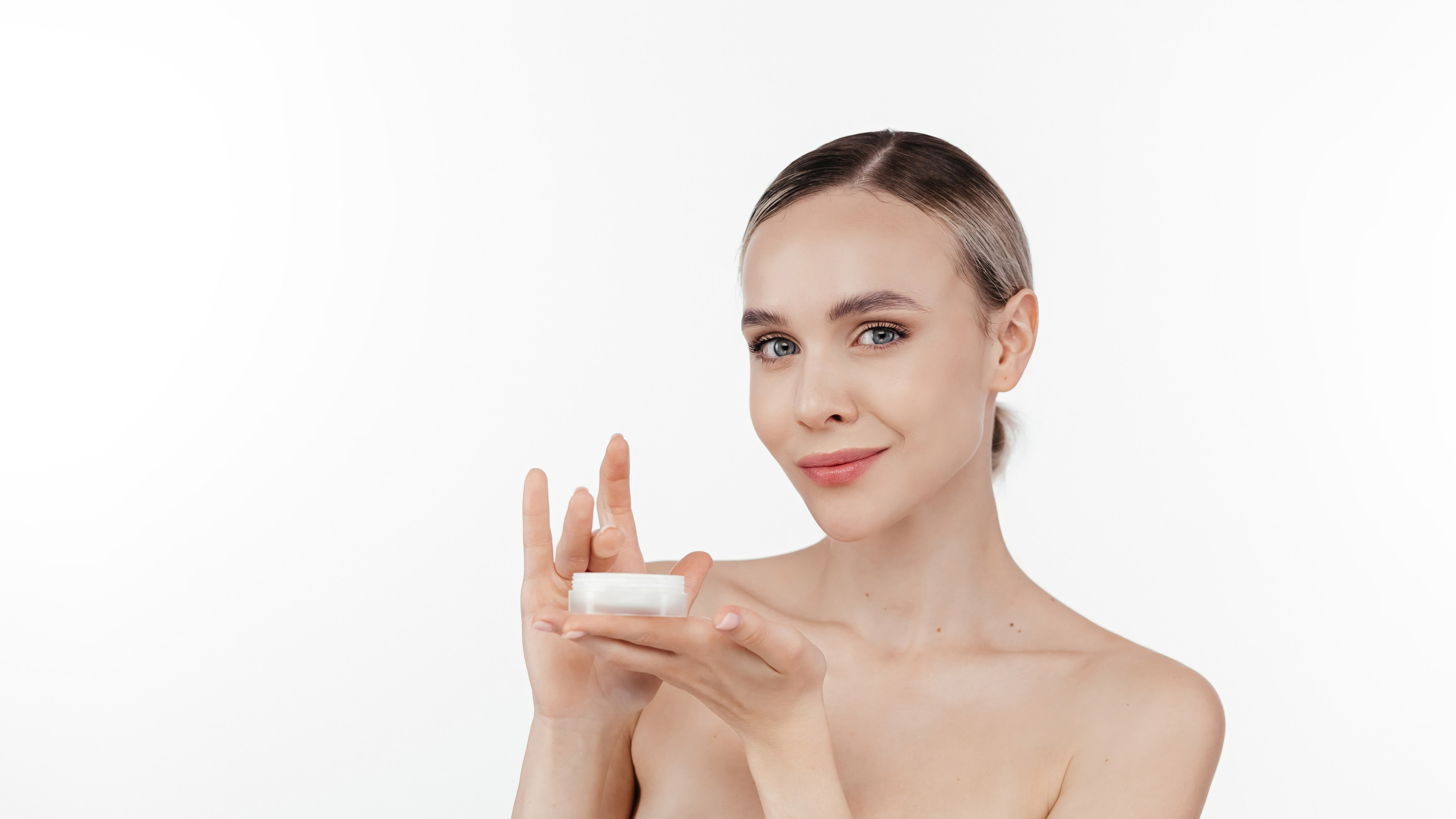 Cosmetics ADS. Wedding, Portrait & Commercial Photographer in Europe — Stoganenko Valeria