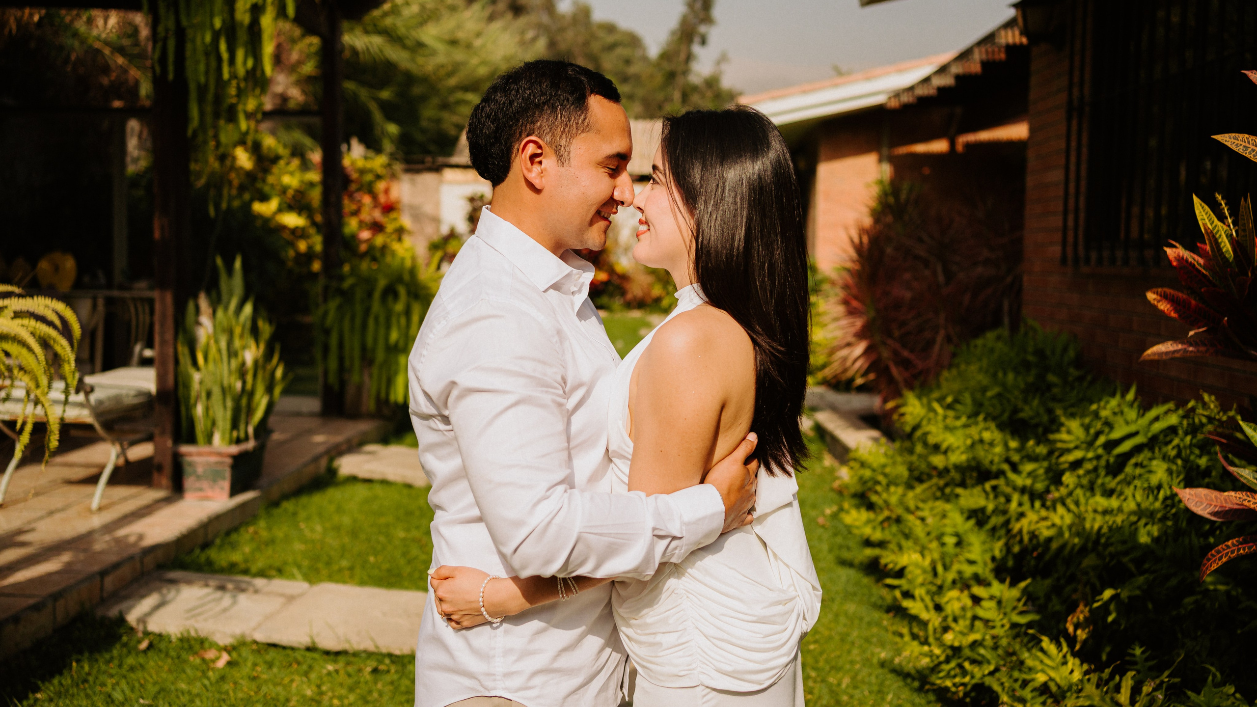Alejandra y Brayan. Fotógrafo de Bodas en Lima | Ronhy Altamirano. Fotografía narrativa y cinematográfica para bodas, quinceañeras y eventos exclusivos