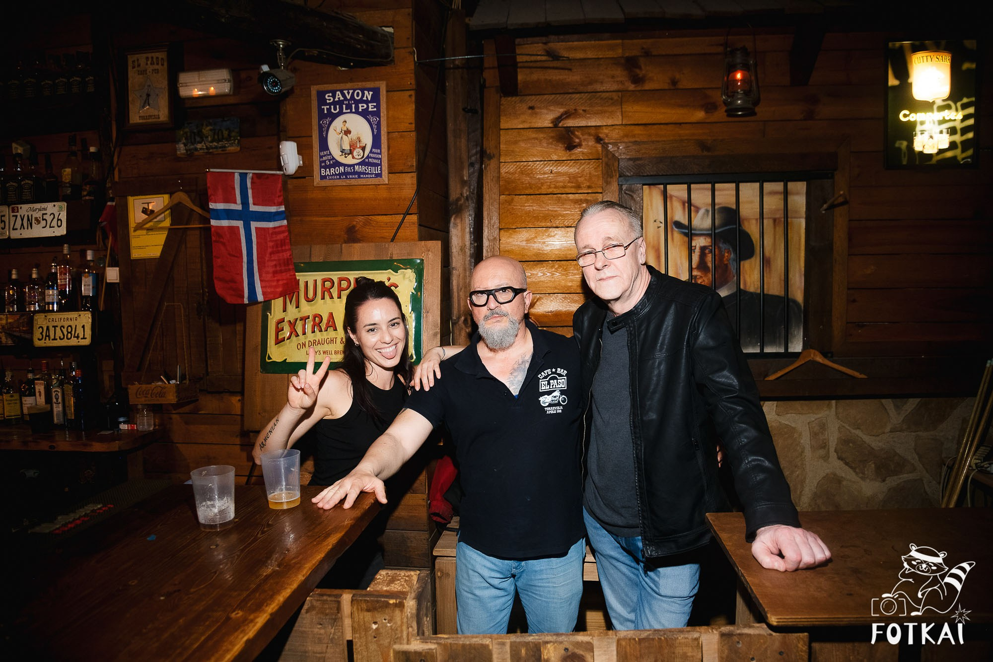 Los Ekilibristas de la Cuerda Floja — Фото с концерта в Торревьехе, 2026 | FOTKAI