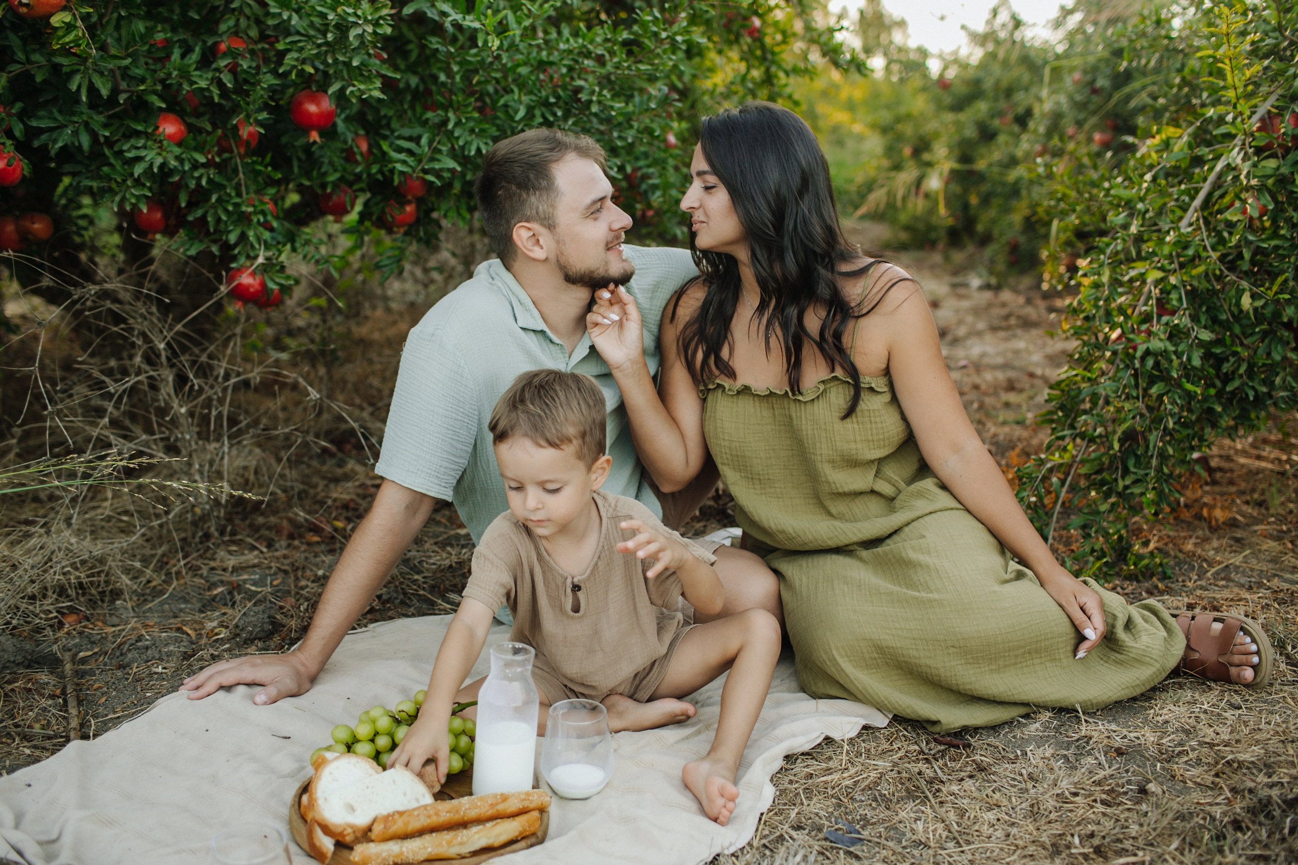 Binyamina garden. Family photographer in Israel