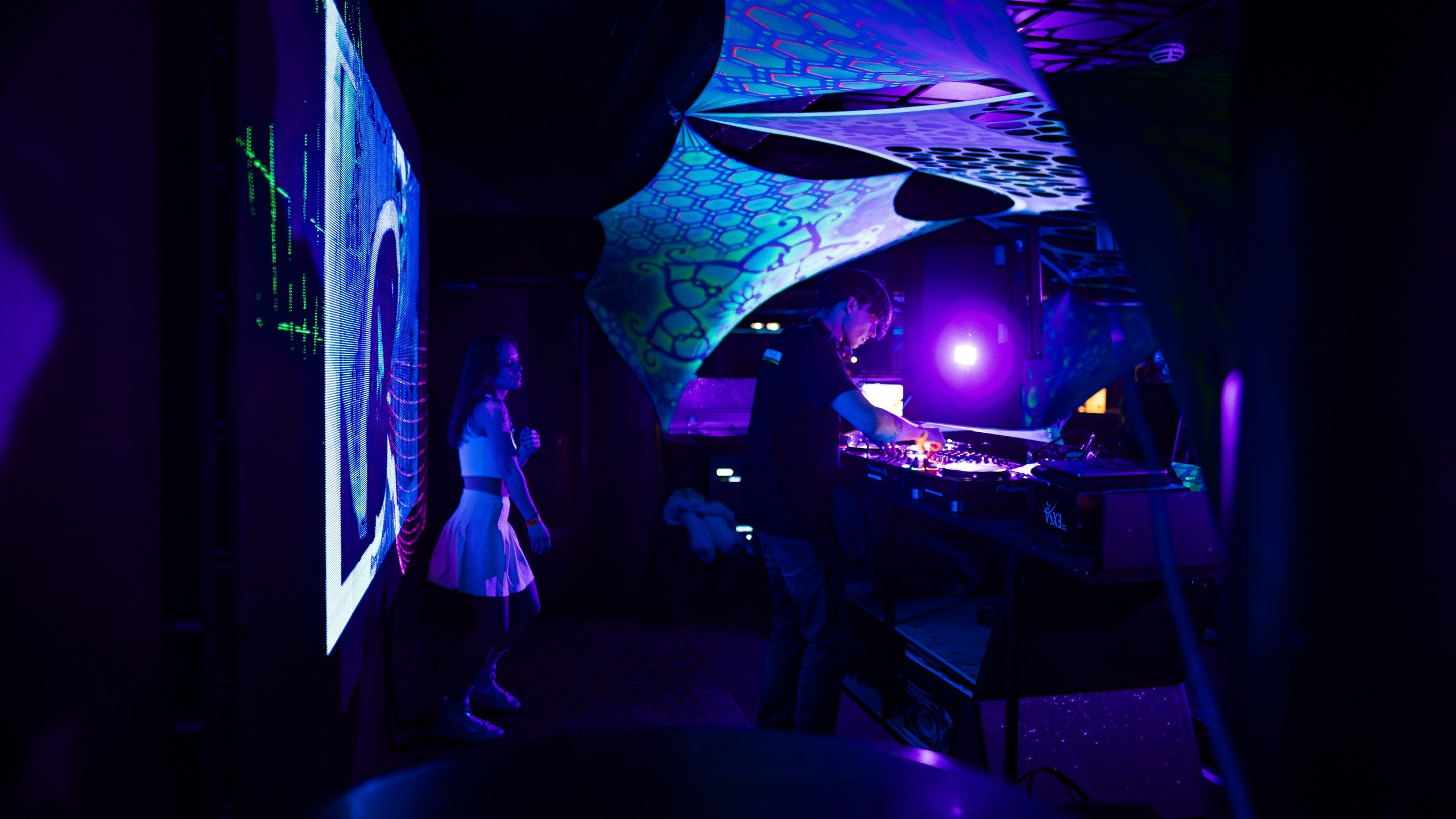 Nibirus People Techno Party Photography - 808Media. 808Media – Professionelle Foto- und Videografie für Restaurants, Hotels, Events und Hochzeiten in Innsbruck und Tirol