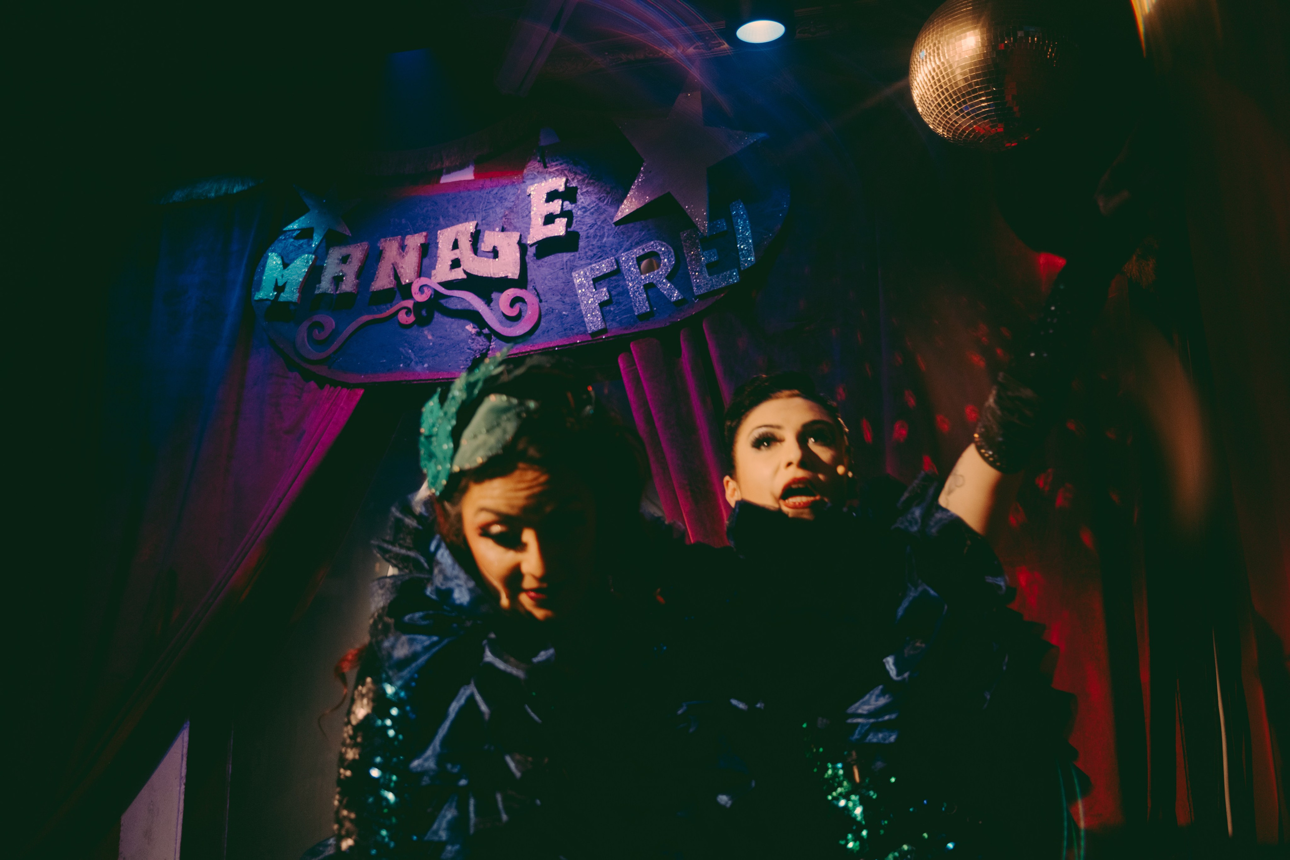 Burlesque Show. Professional Photographer in Berlin — Portraits, Love Story, Events, F