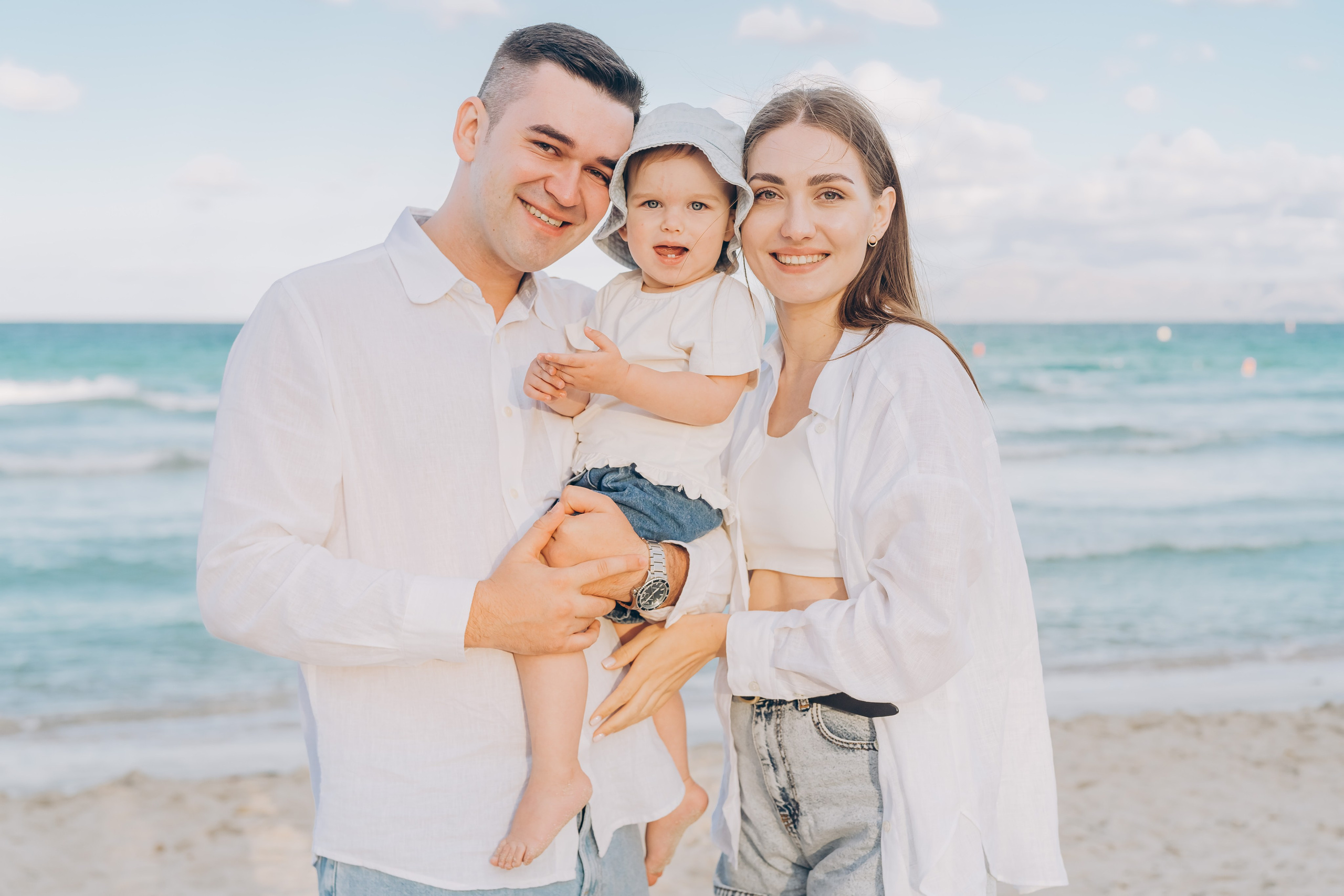 Sophisticated Tanya with her daughter and husband. Фотограф у Пальма де Майорка