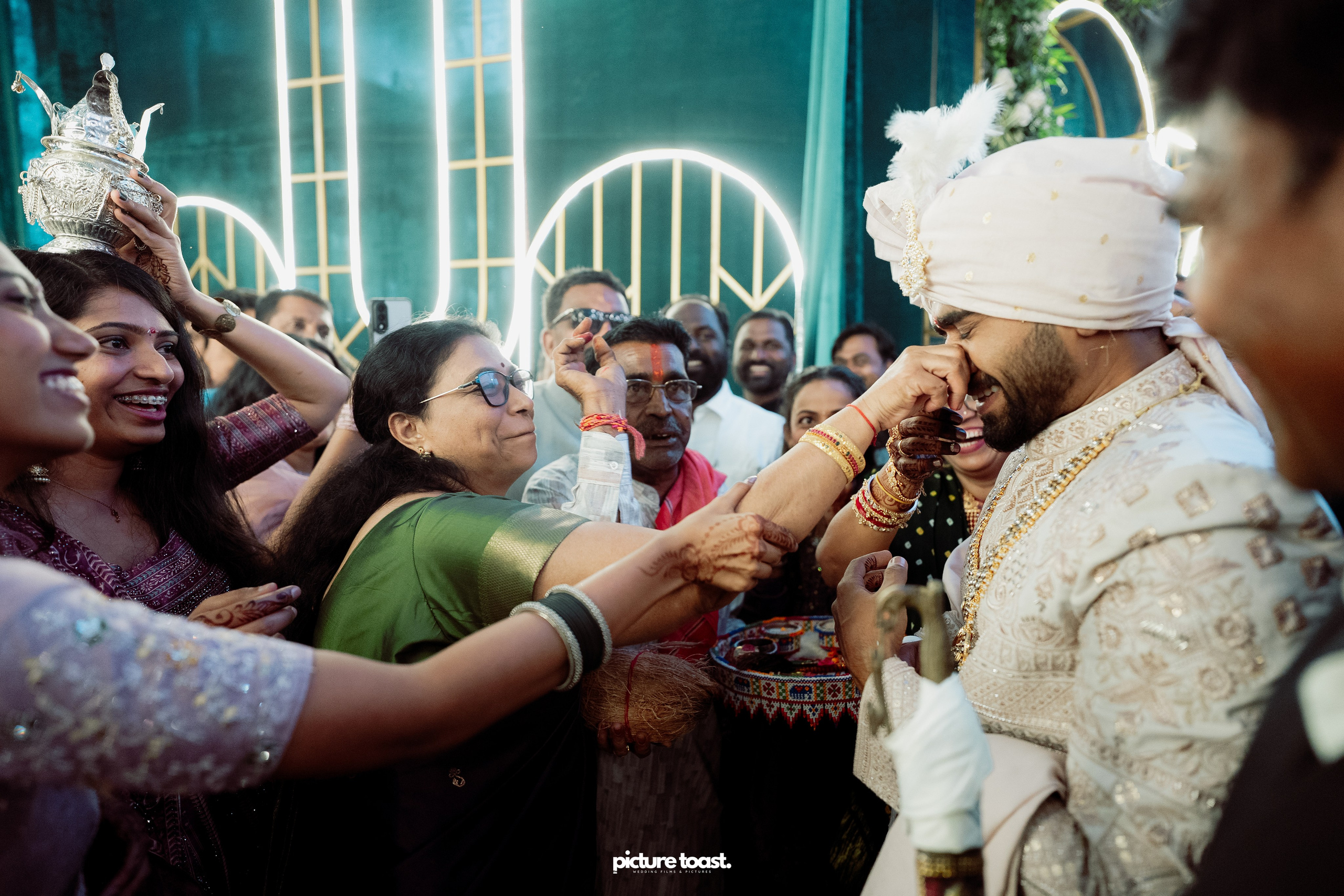 Gujarathi Wedding! Ft. Sahil & Thanima. Fine art Wedding Photographers in India & Canada