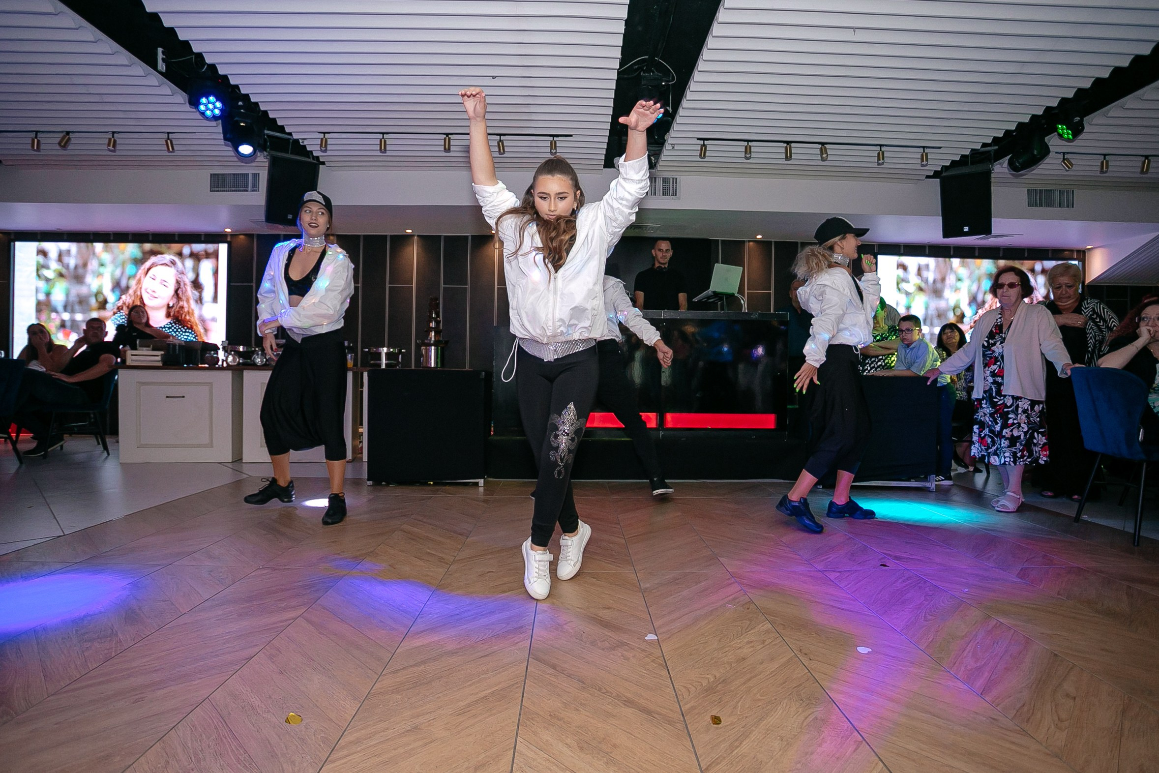 אולם תבור, בת מצווה ליאן. Home