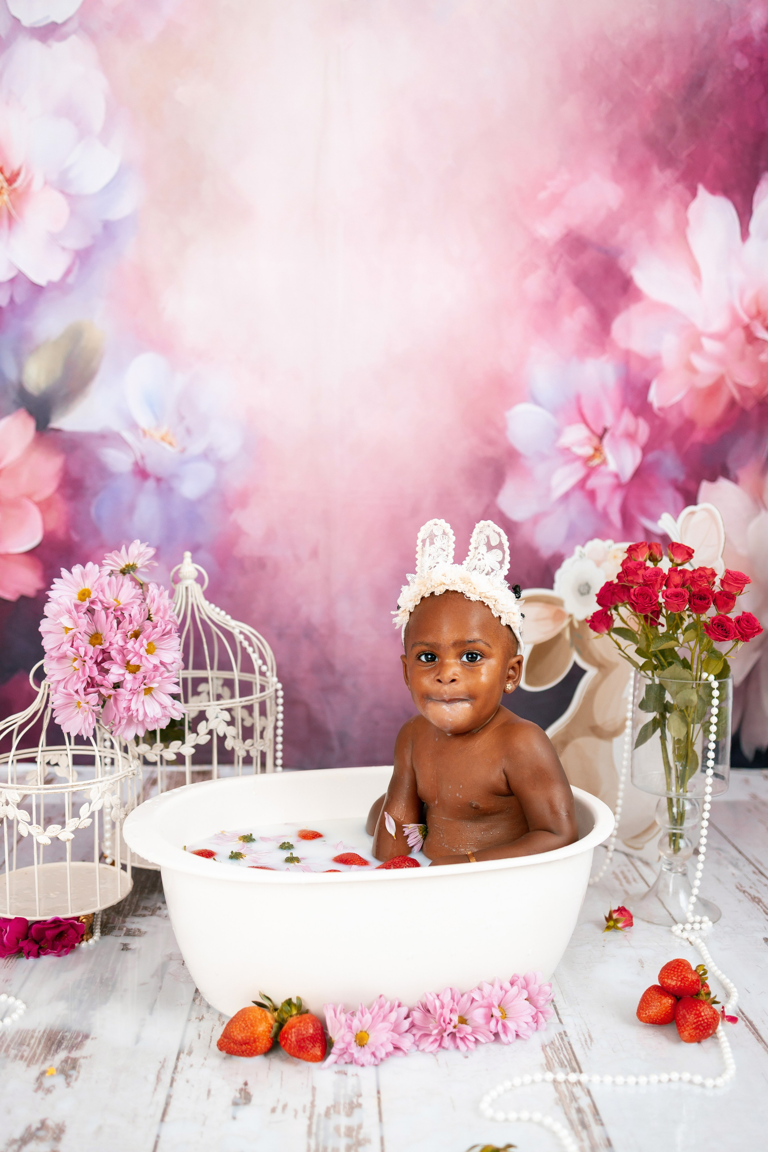 Milk bath. Anaeliseevaphoto.com