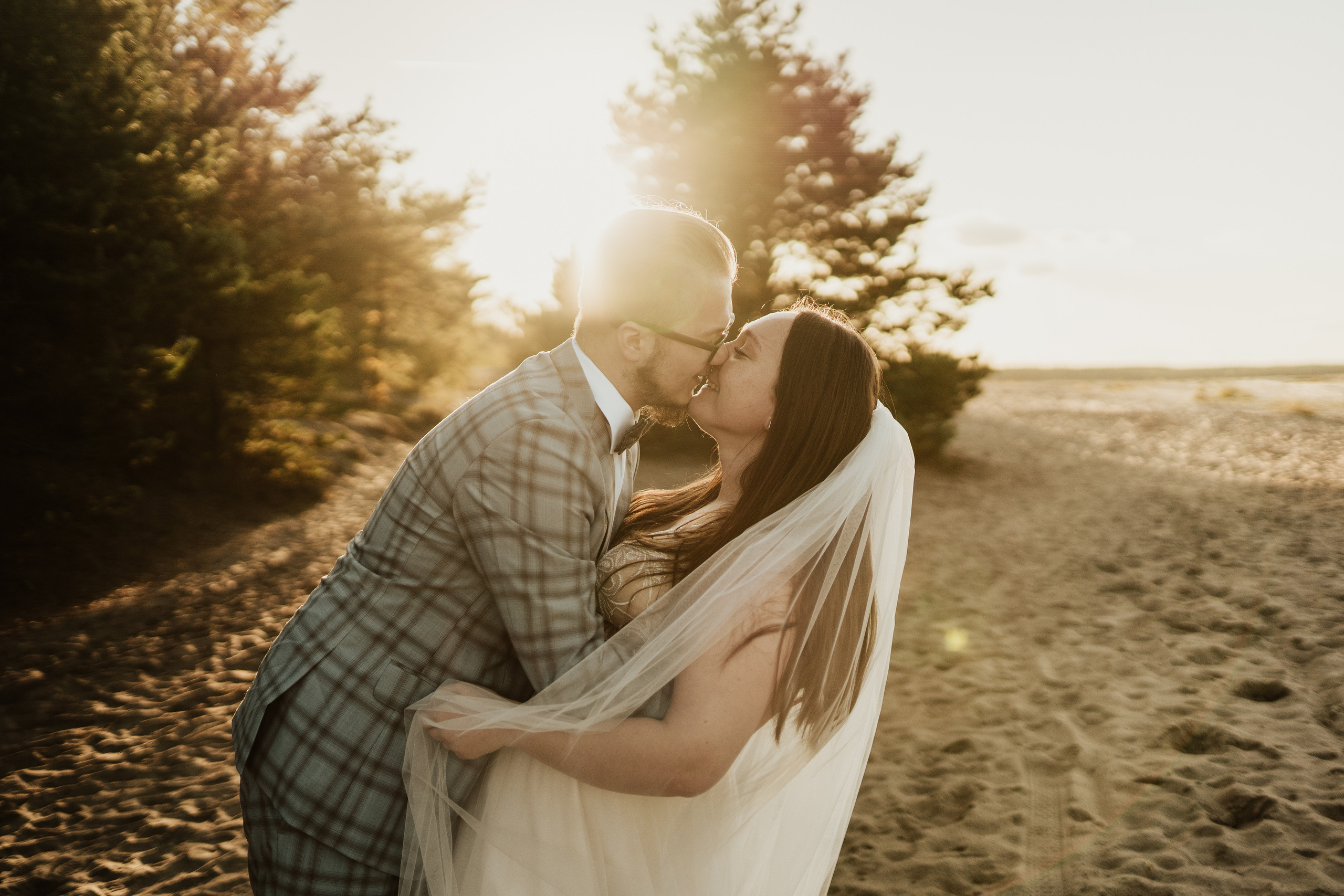 PUSTYNIA BŁĘDOWSKA: Plener ślubny Angeliki i Patryka. Karkowskafoto - fotografia miłości