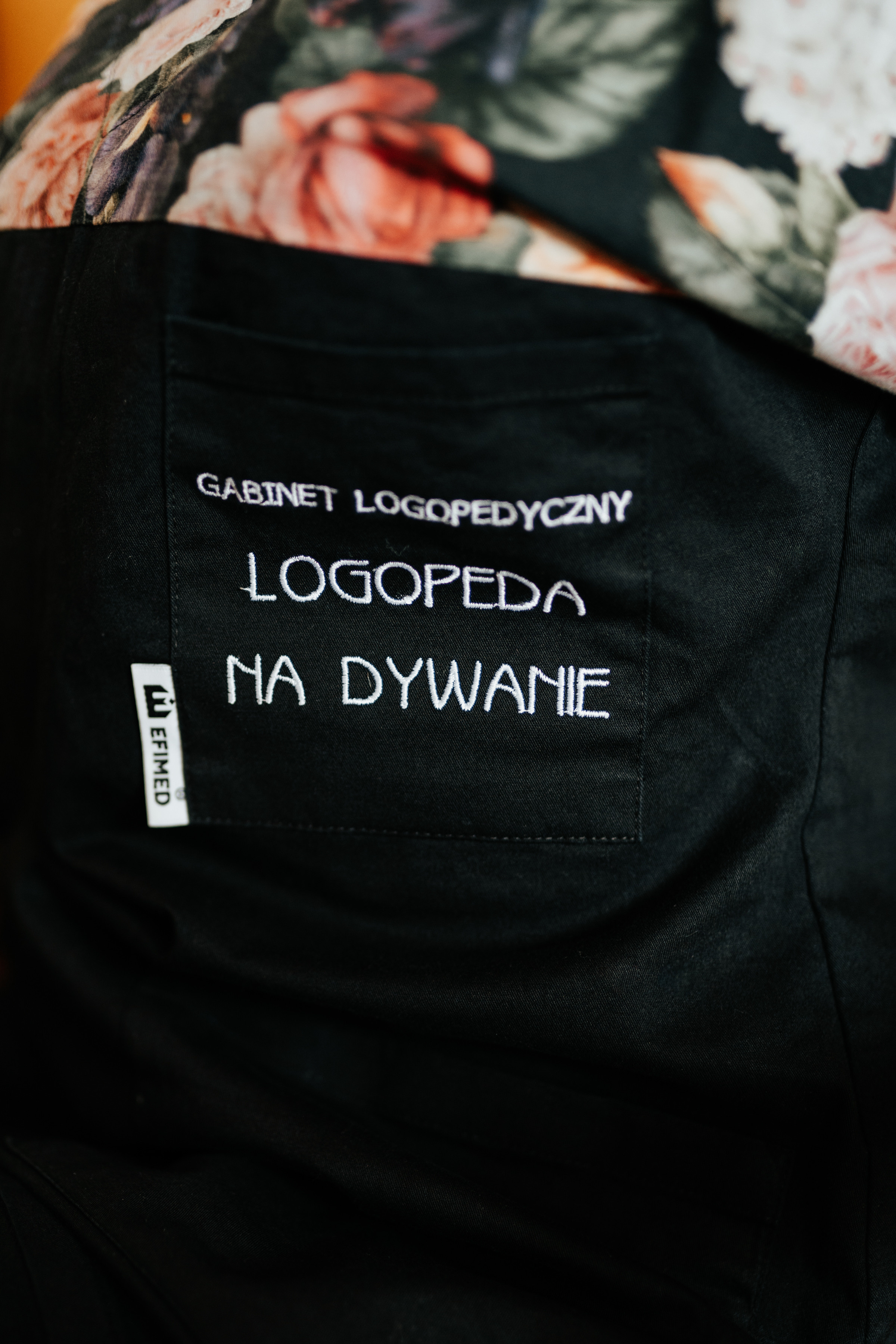 SESJA BIZNESOWA: Logopeda na dywanie. Karkowskafoto - fotografia miłości