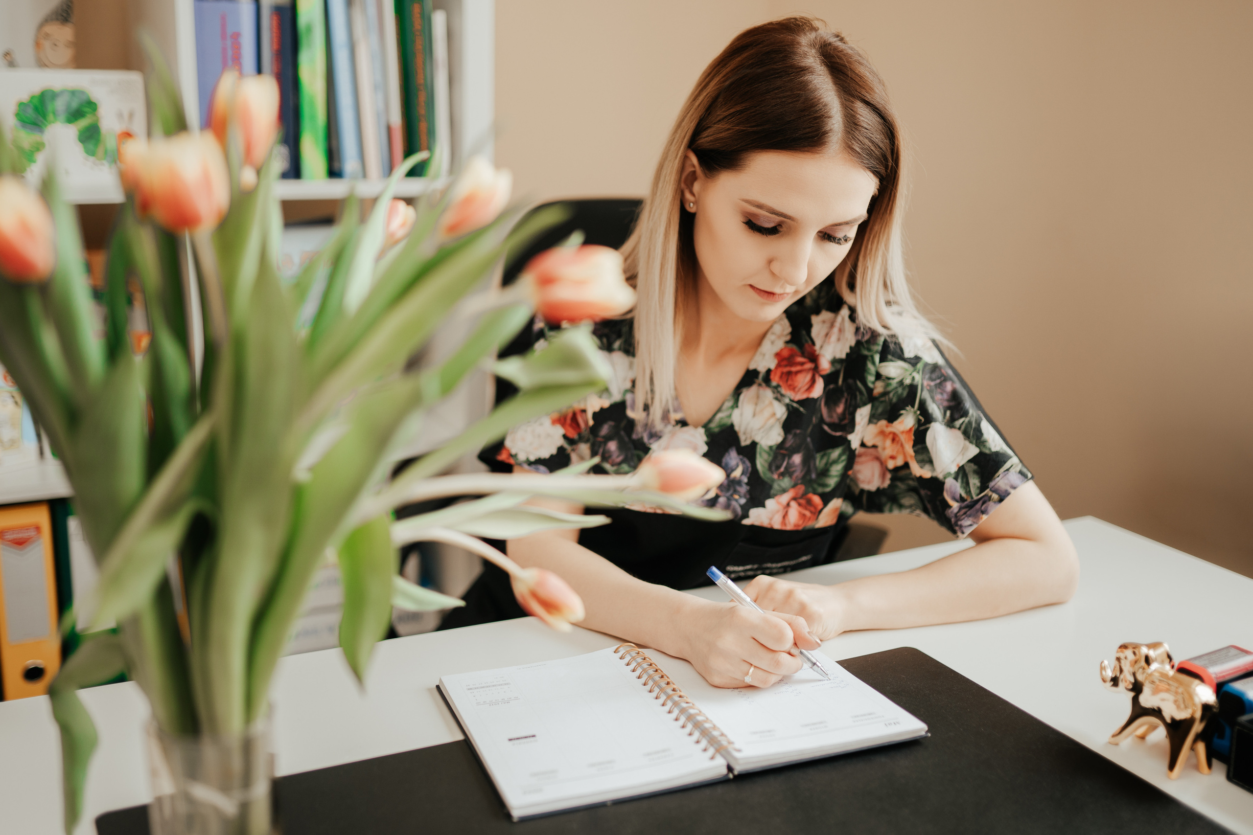 SESJA BIZNESOWA: Logopeda na dywanie. Karkowskafoto - fotografia miłości
