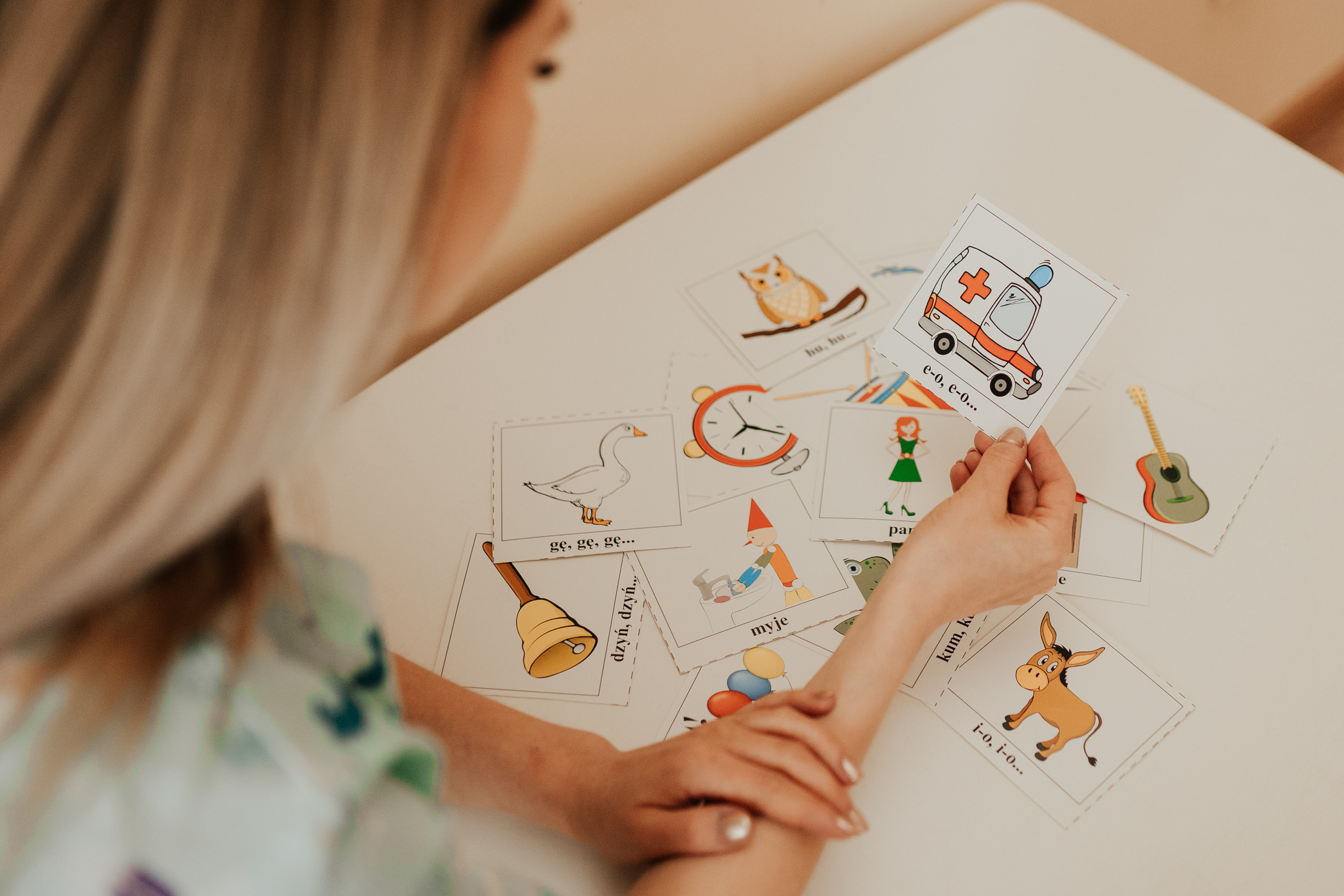 SESJA BIZNESOWA: Logopeda na dywanie. Karkowskafoto - fotografia miłości