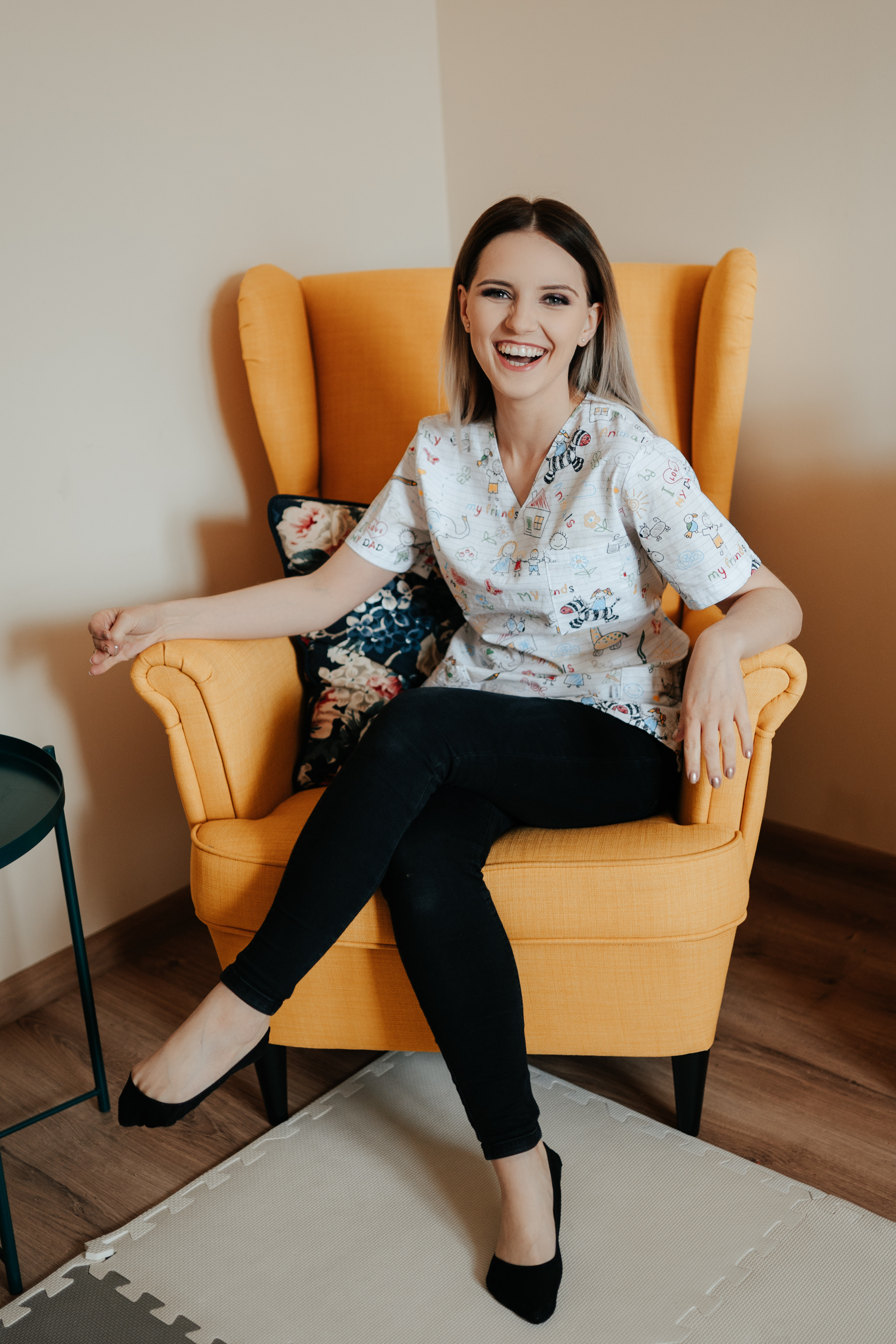 SESJA BIZNESOWA: Logopeda na dywanie. Karkowskafoto - fotografia miłości