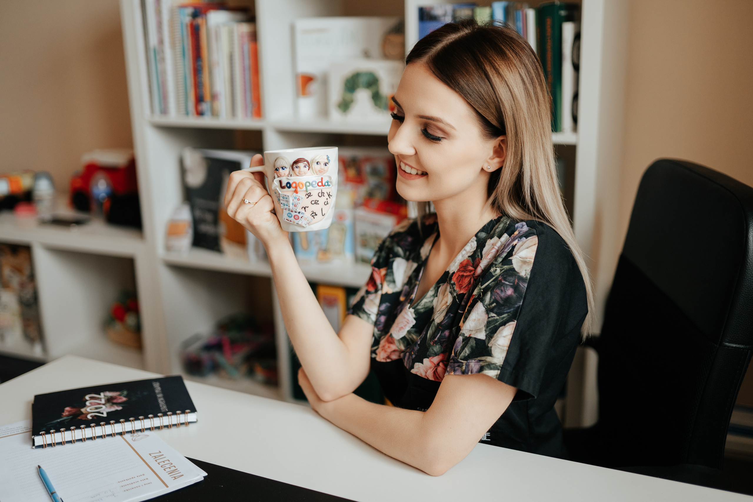 SESJA BIZNESOWA: Logopeda na dywanie. Karkowskafoto - fotografia miłości