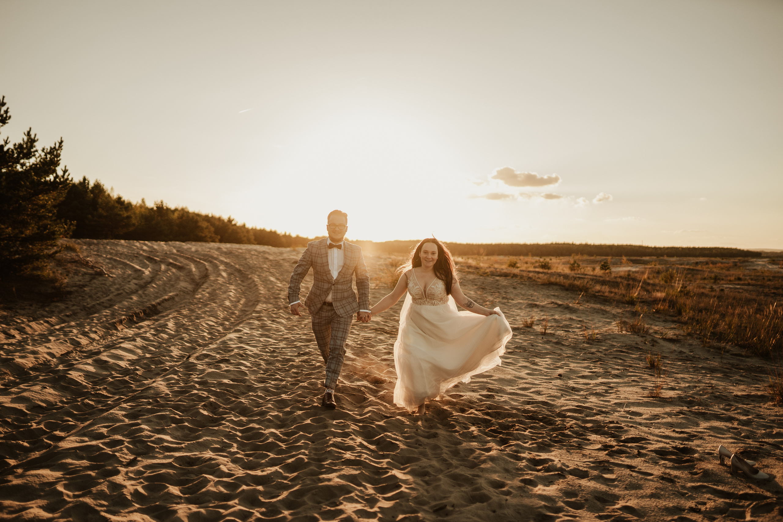 PUSTYNIA BŁĘDOWSKA: Plener ślubny Angeliki i Patryka. Karkowskafoto - fotografia miłości